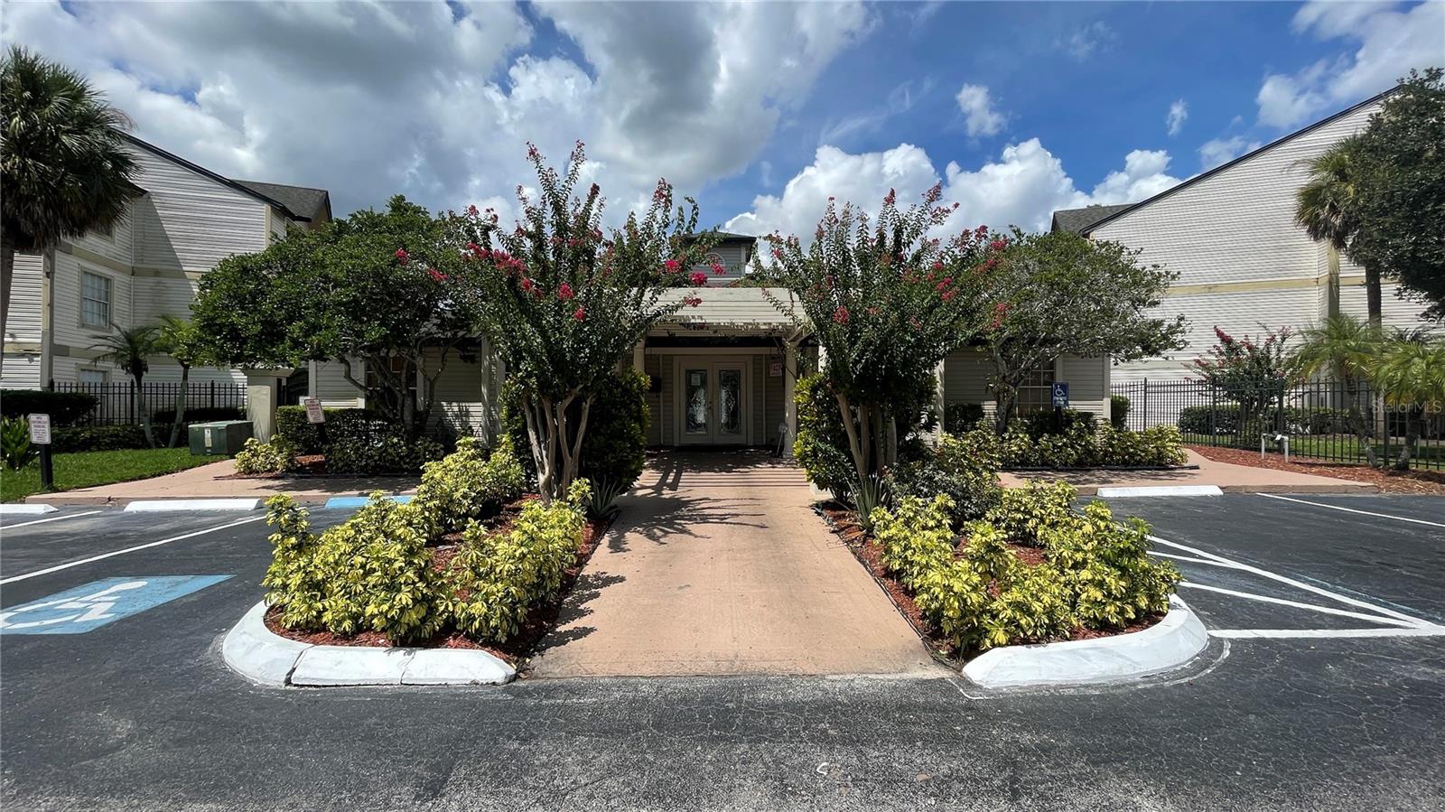 Image 22 of 24 For 1948 Lake Atriums Circle 121