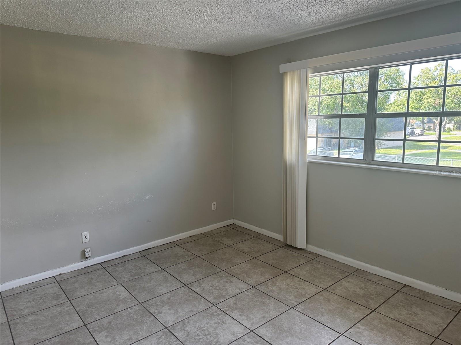 Image 8 of 10 For 5505 Hernandes Drive 238