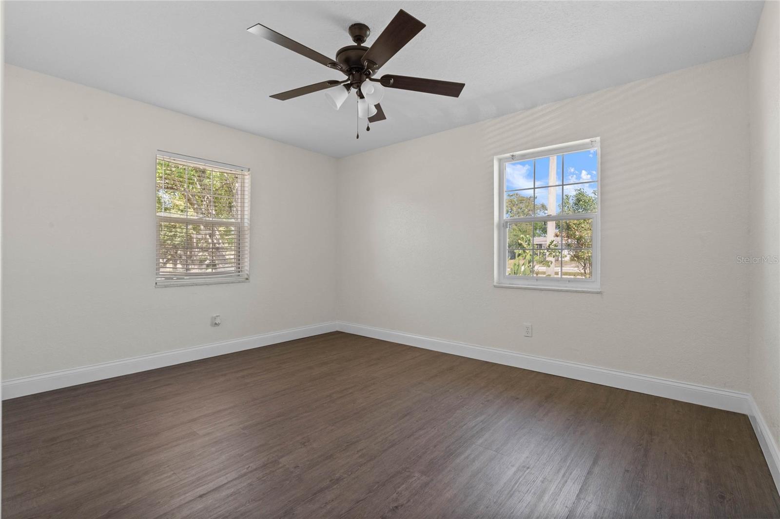 Image 26 of 49 For 2259 Howland Boulevard