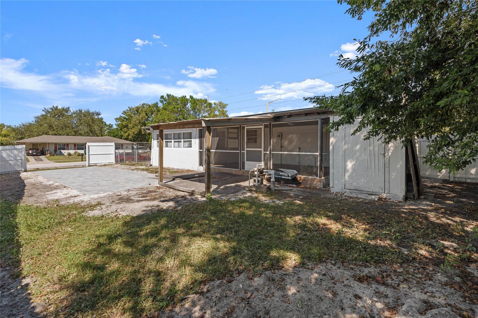 Image 31 of 49 For 2259 Howland Boulevard