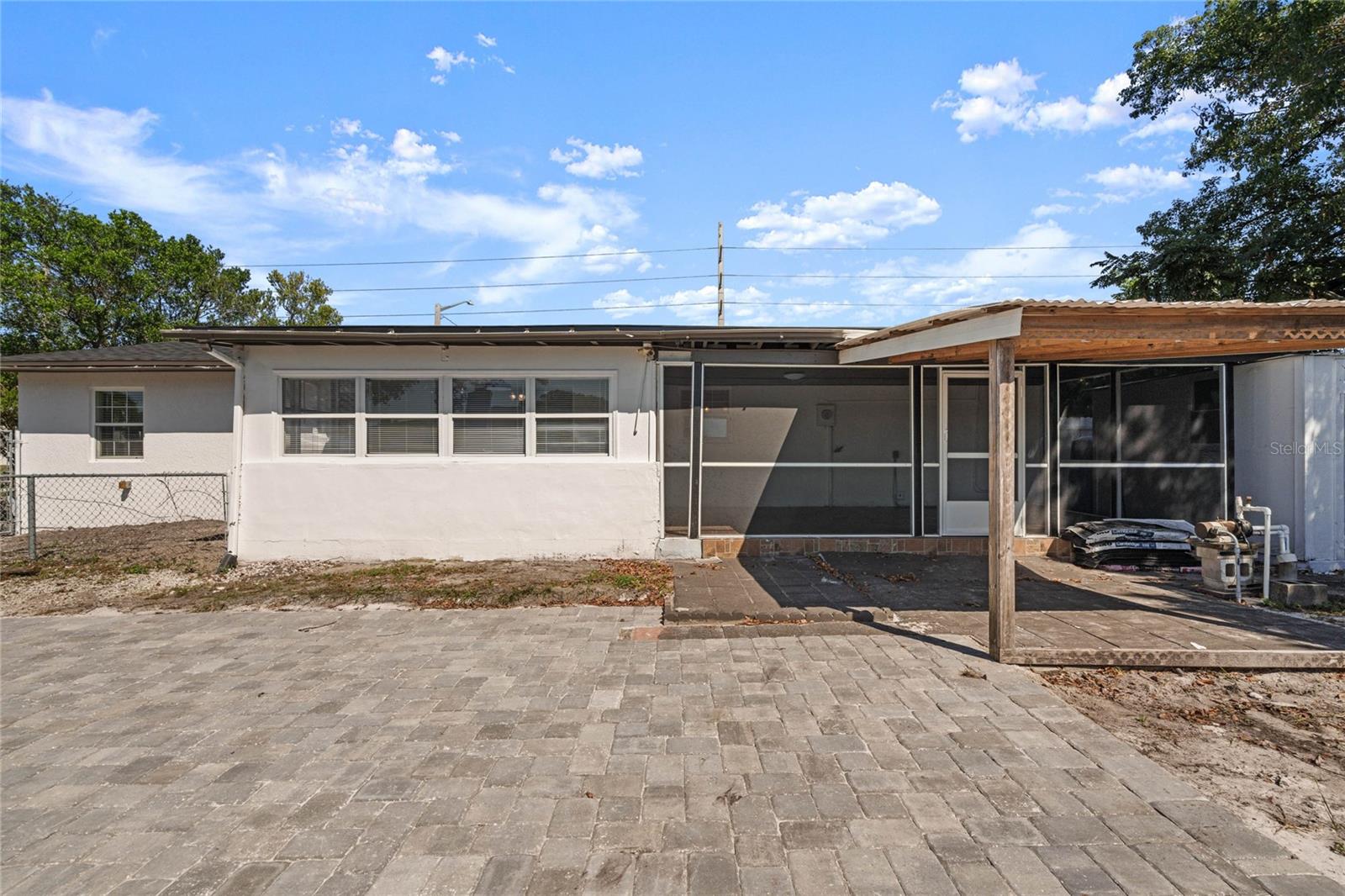 Image 32 of 49 For 2259 Howland Boulevard
