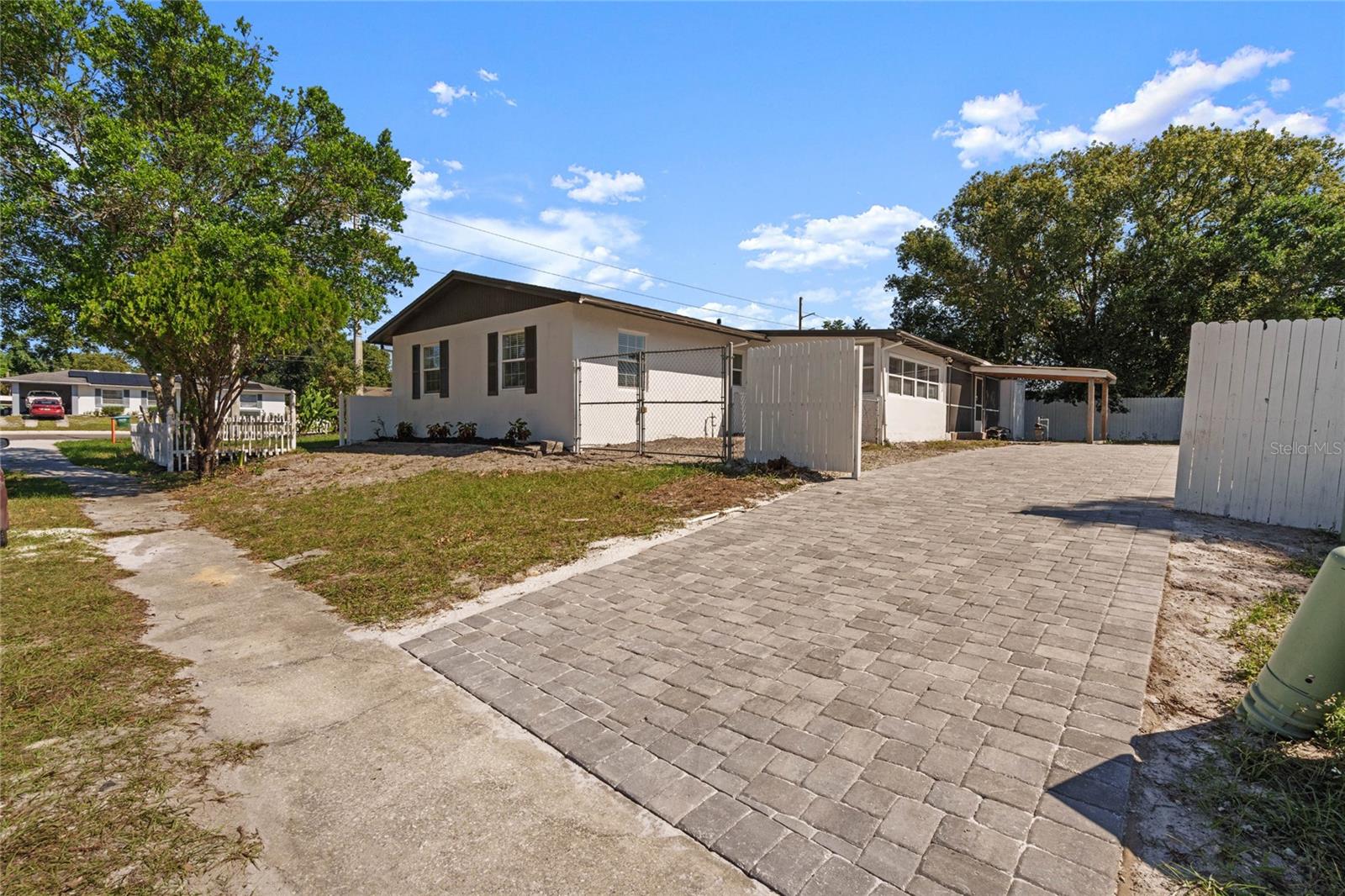 Image 35 of 49 For 2259 Howland Boulevard