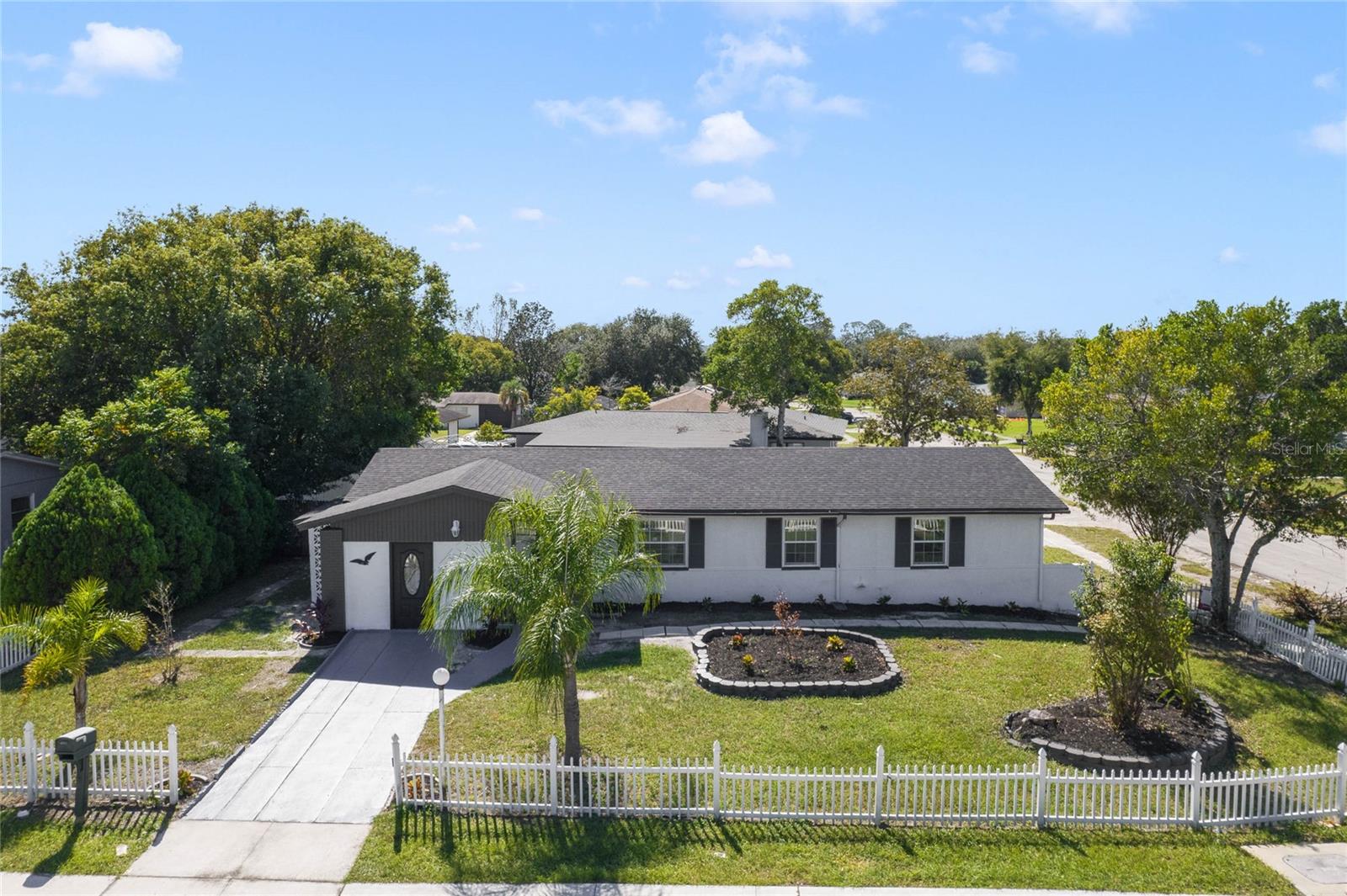 Image 37 of 49 For 2259 Howland Boulevard