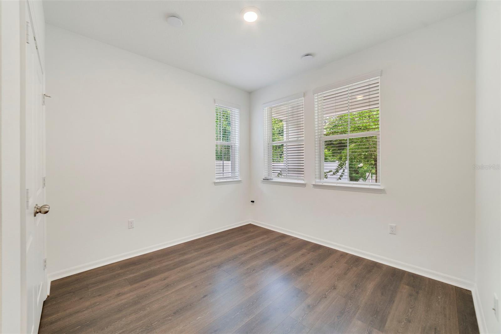 Image 14 of 25 For 155 Aulin Avenue