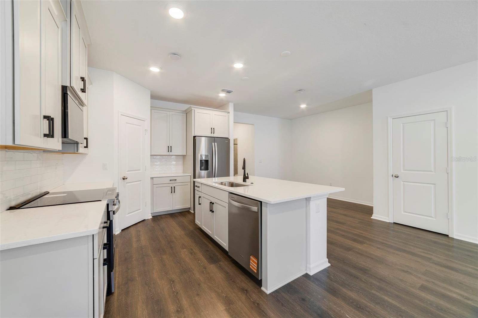 Image 6 of 25 For 155 Aulin Avenue
