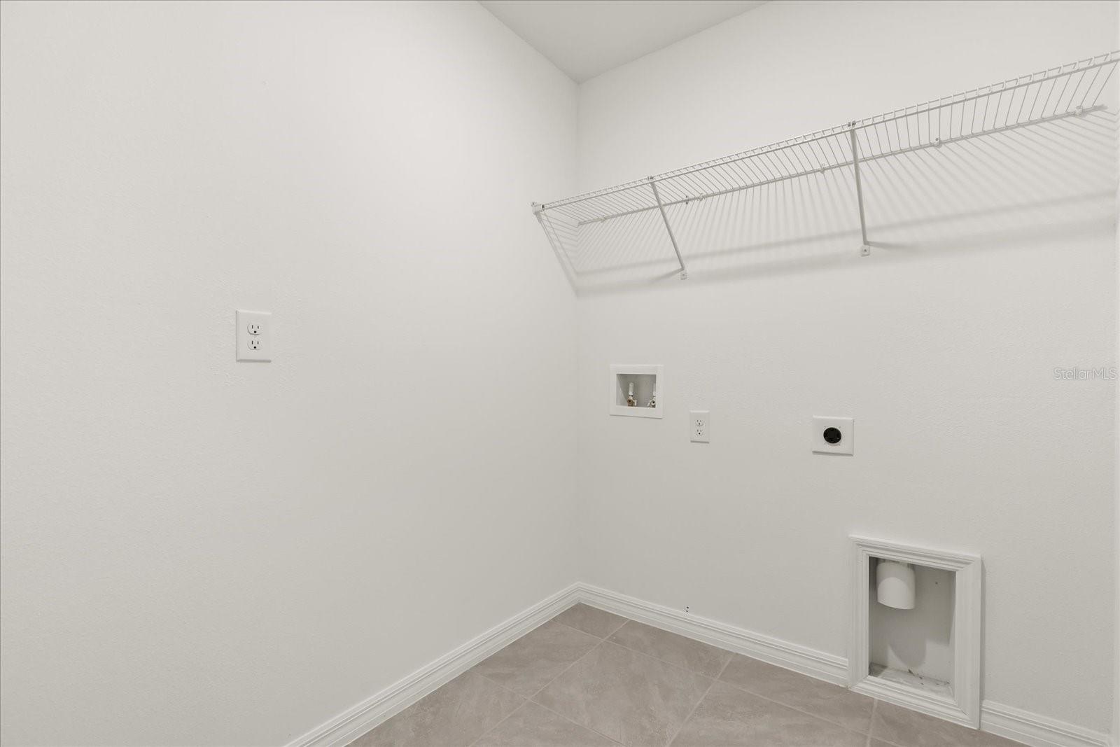 Image 14 of 20 For 212 Rivermill Way