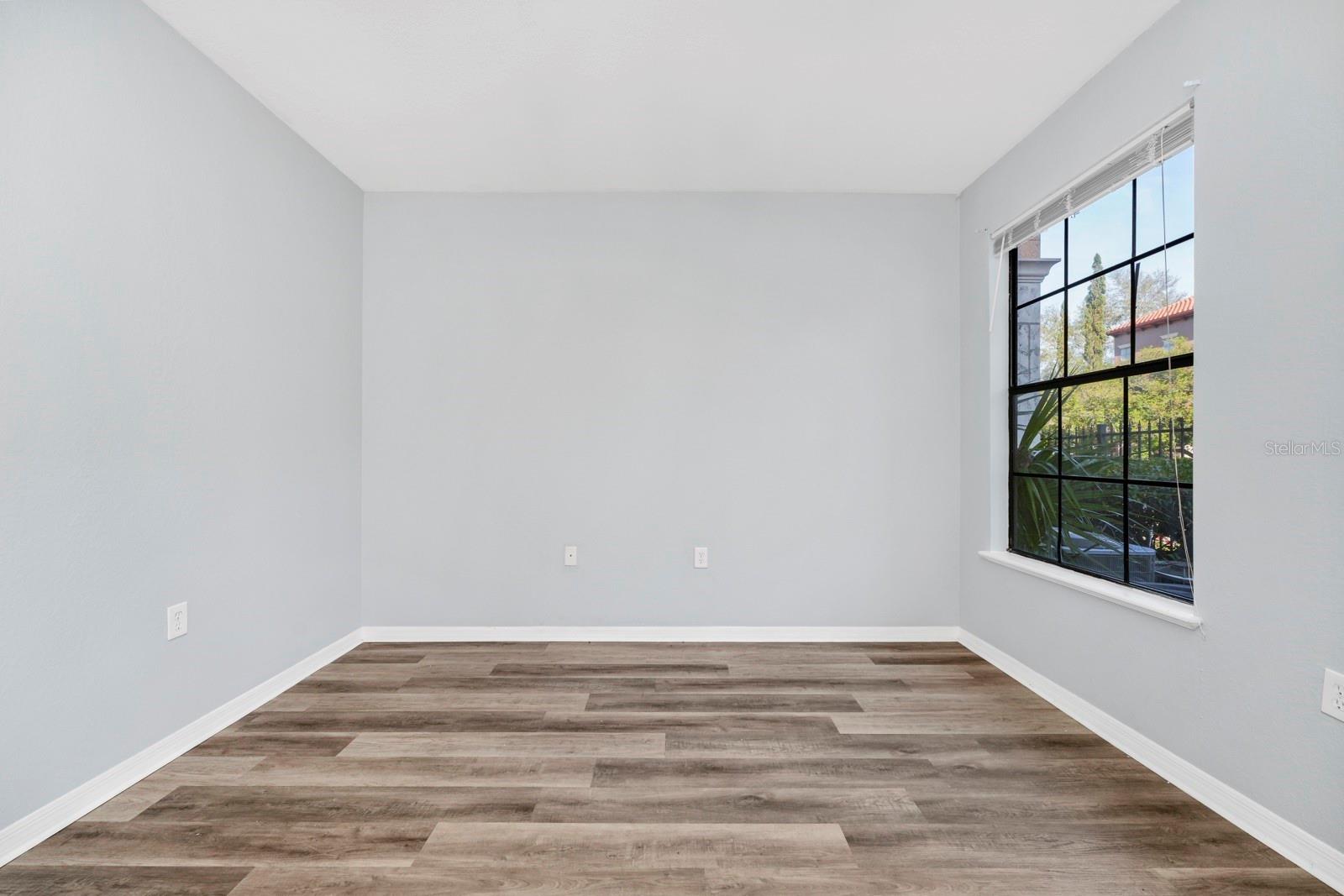Image 18 of 37 For 6157 Metrowest Boulevard 106