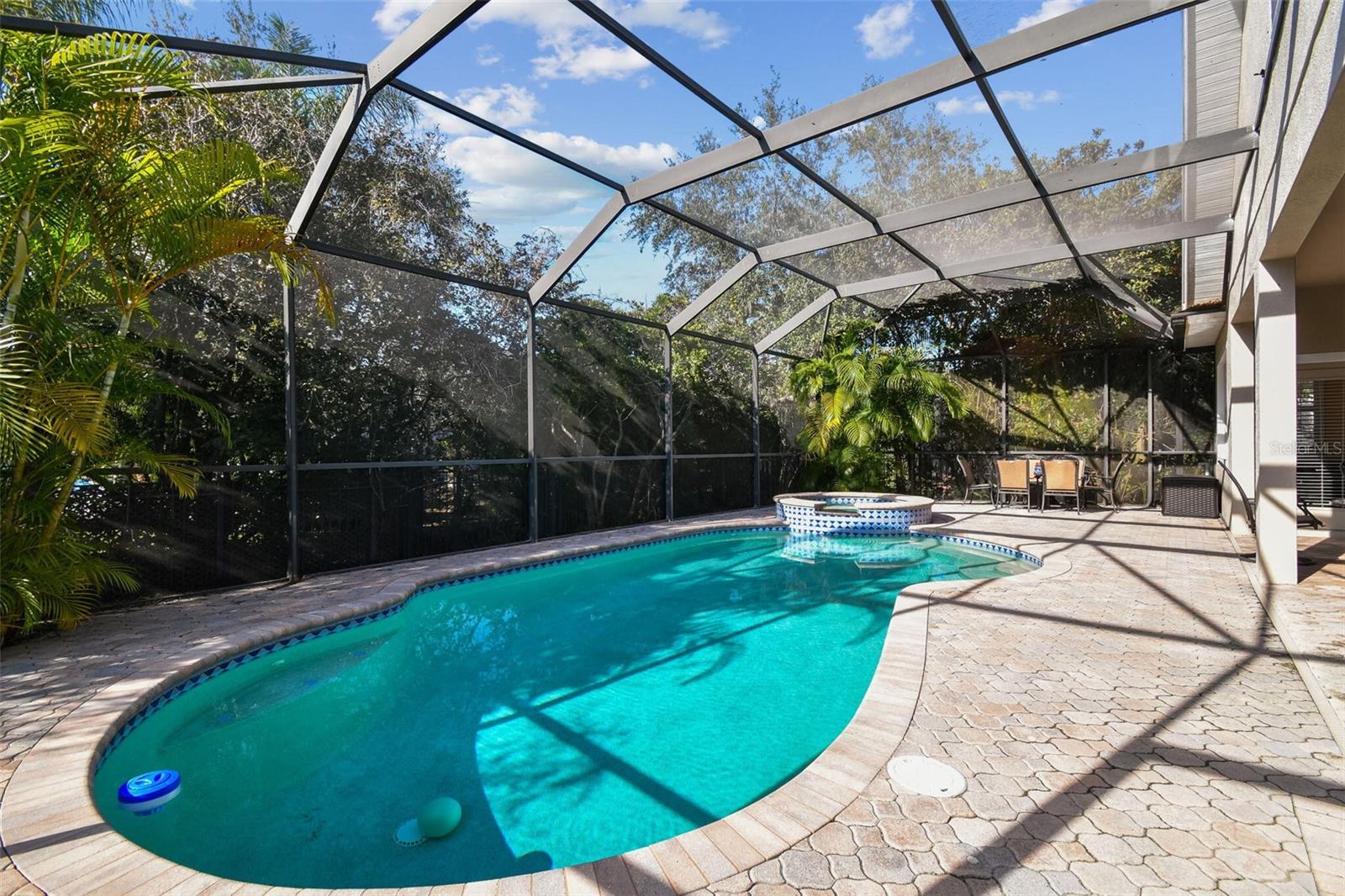 Listing photo id 86 for 11909 Mandevilla Court