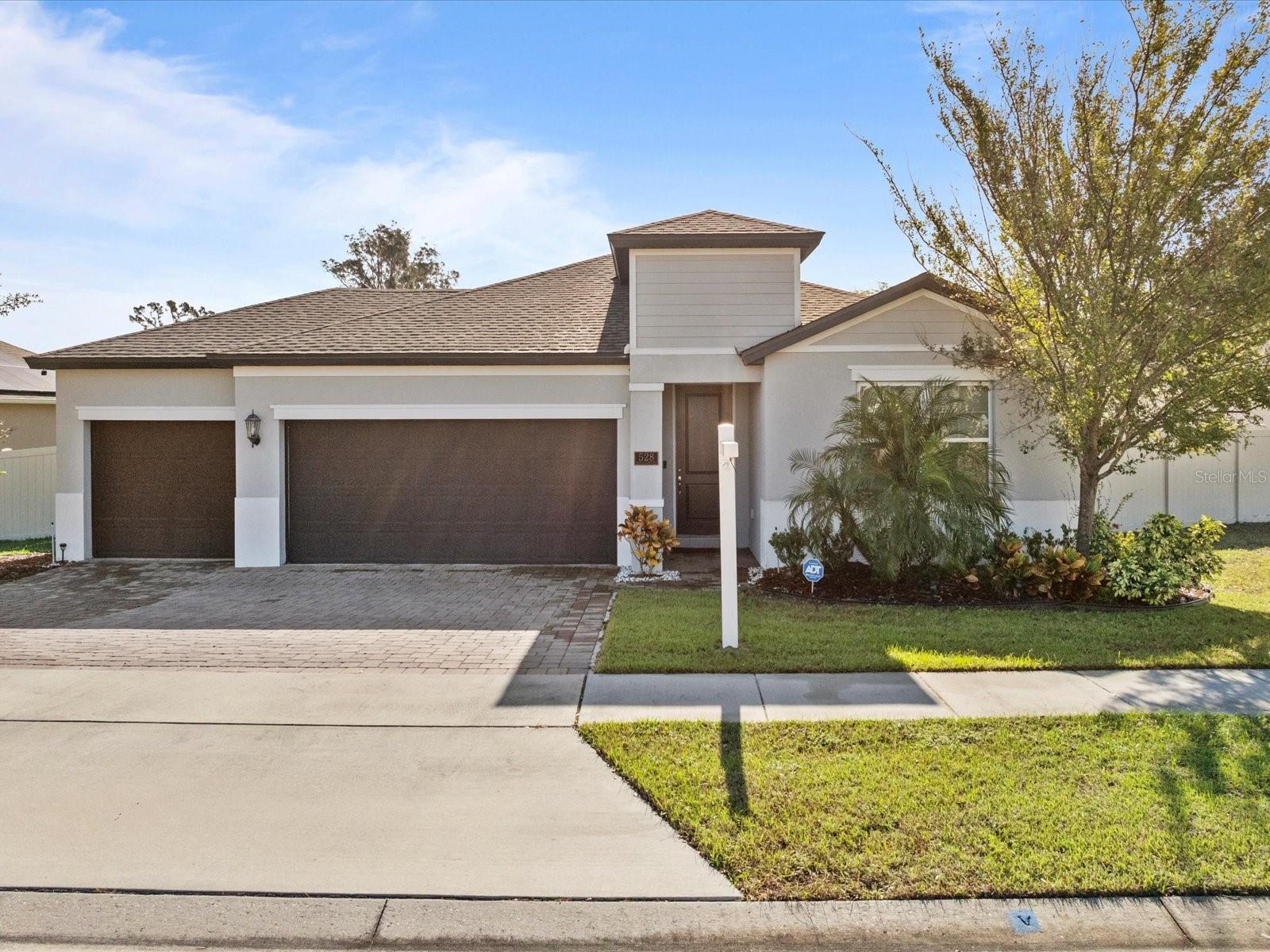 Details for 528 Bellissimo Place, HOWEY IN HLS, FL 34737