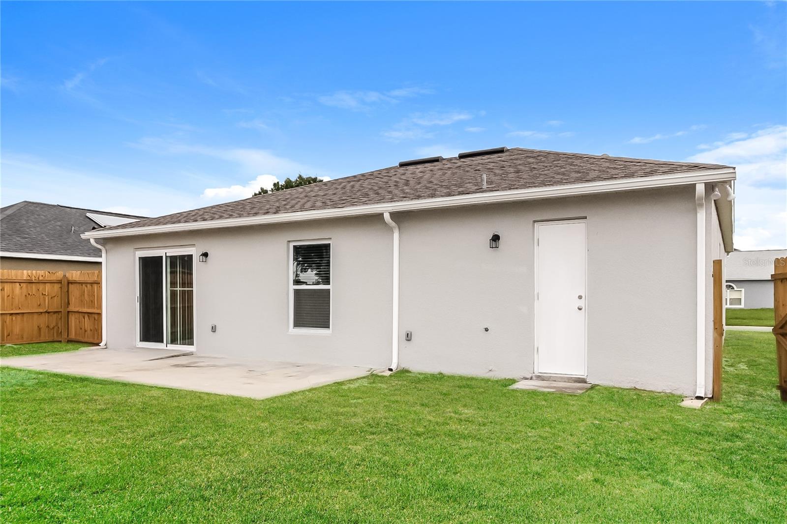 Image 15 of 16 For 372 Breezeway Drive