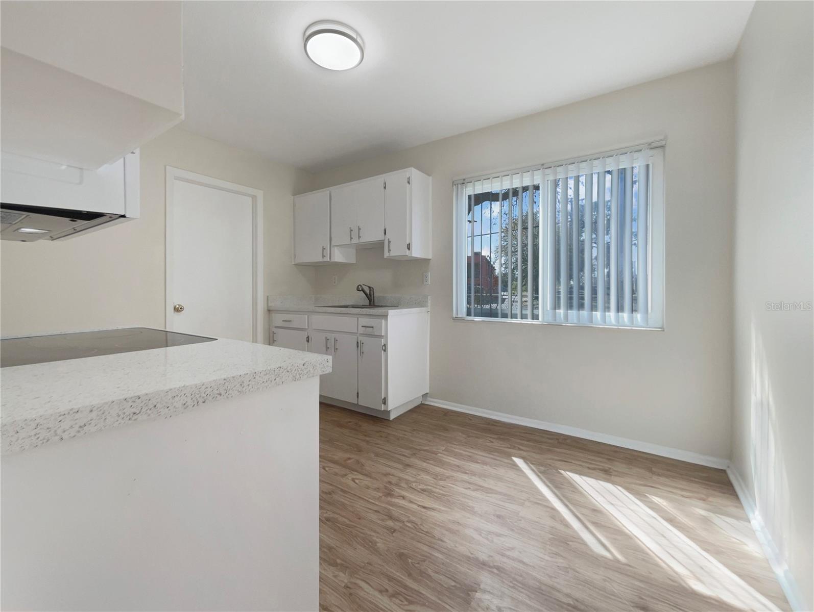 Image 17 of 21 For 8381 Chelsea Court