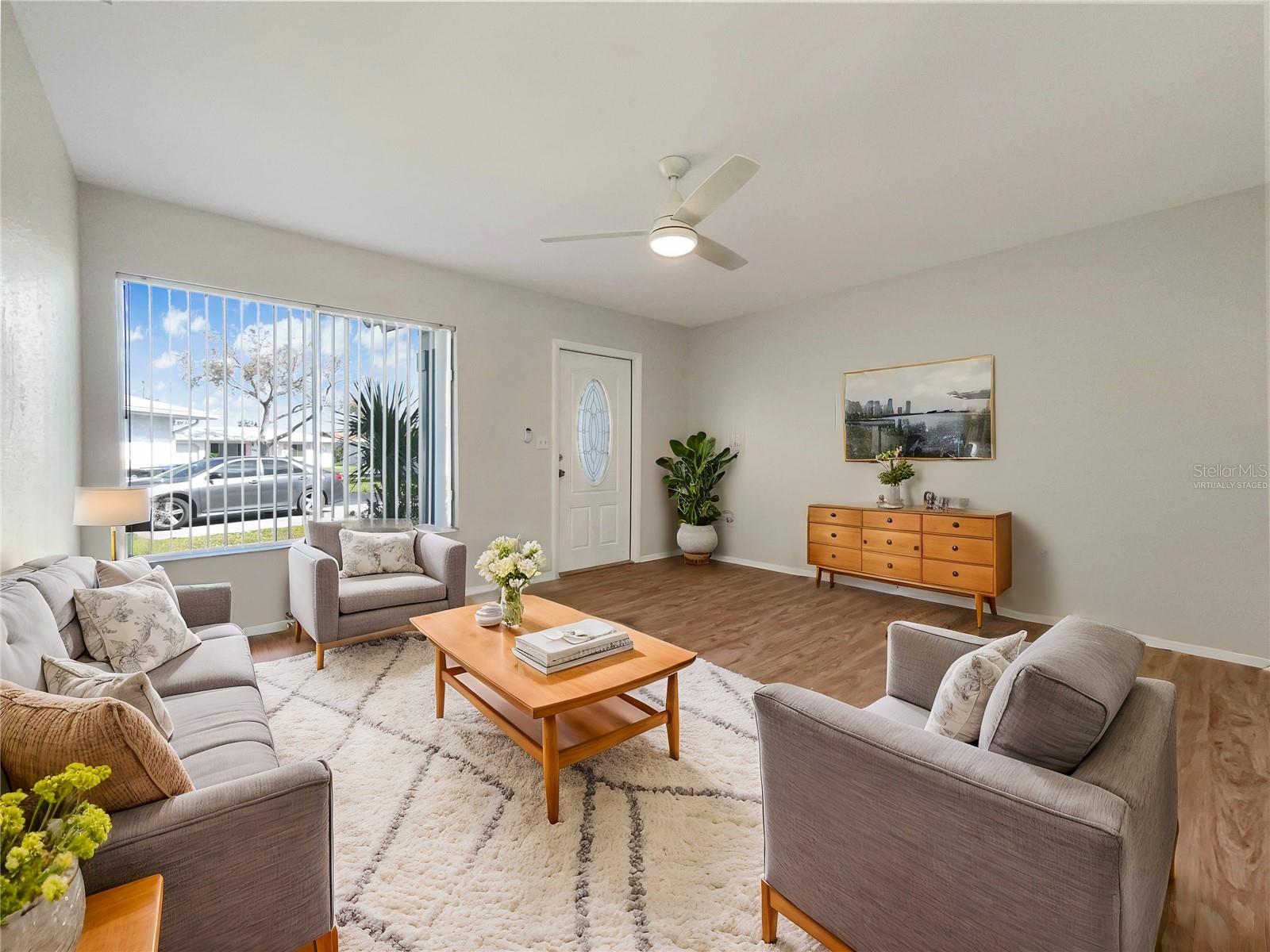 Image 2 of 21 For 8381 Chelsea Court