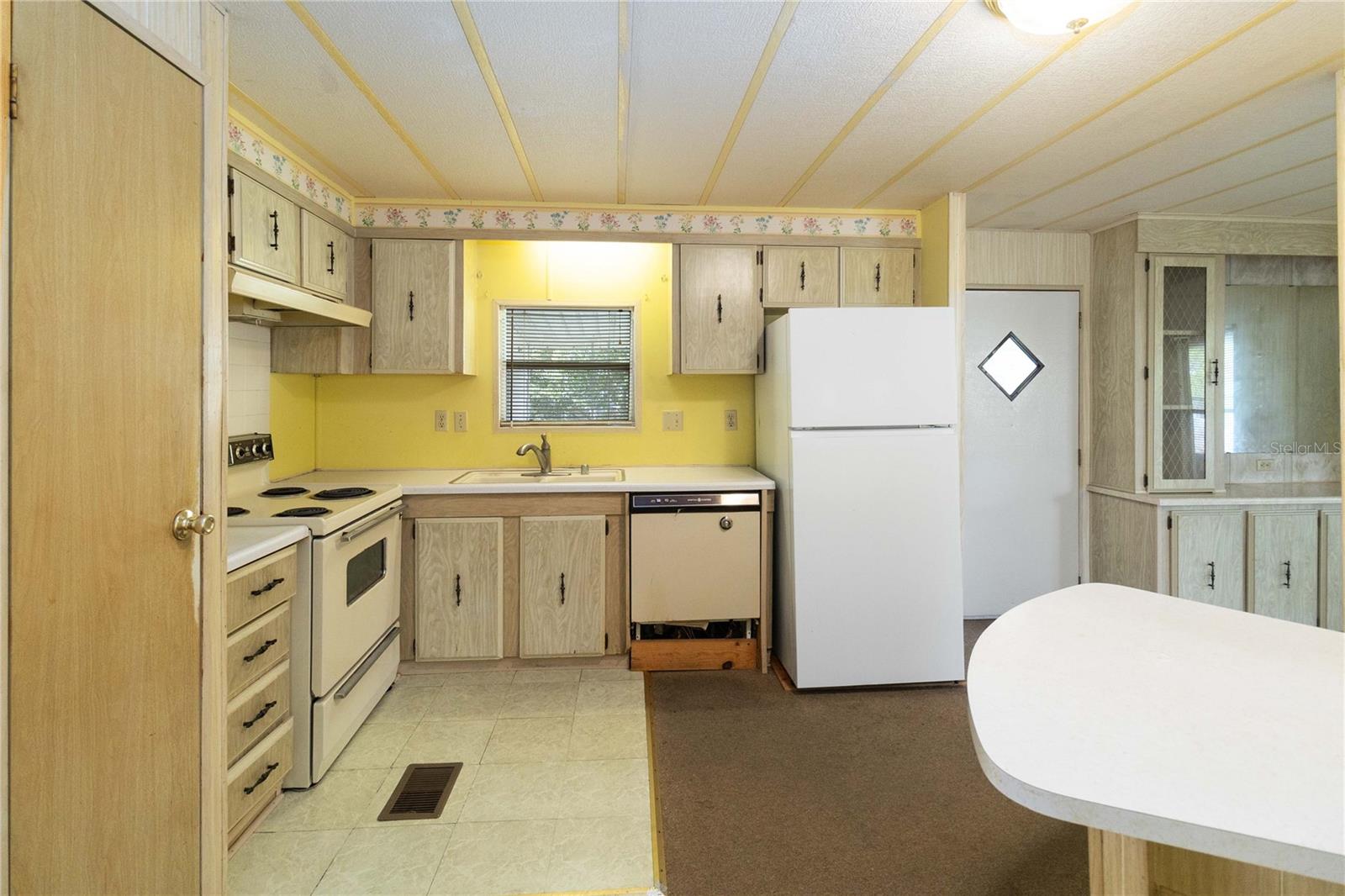 Image 13 of 30 For 130 Florence Boulevard