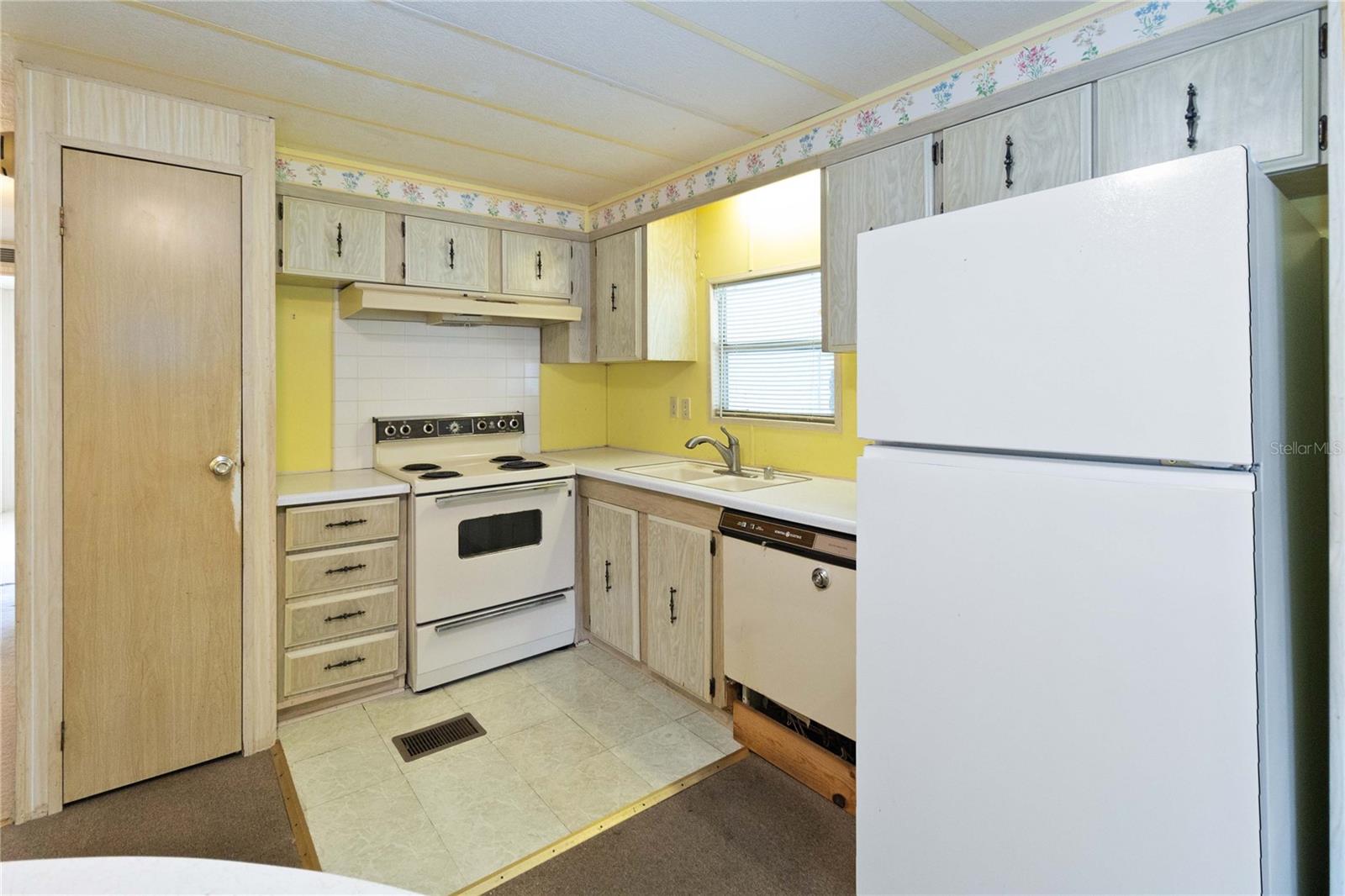 Image 14 of 30 For 130 Florence Boulevard