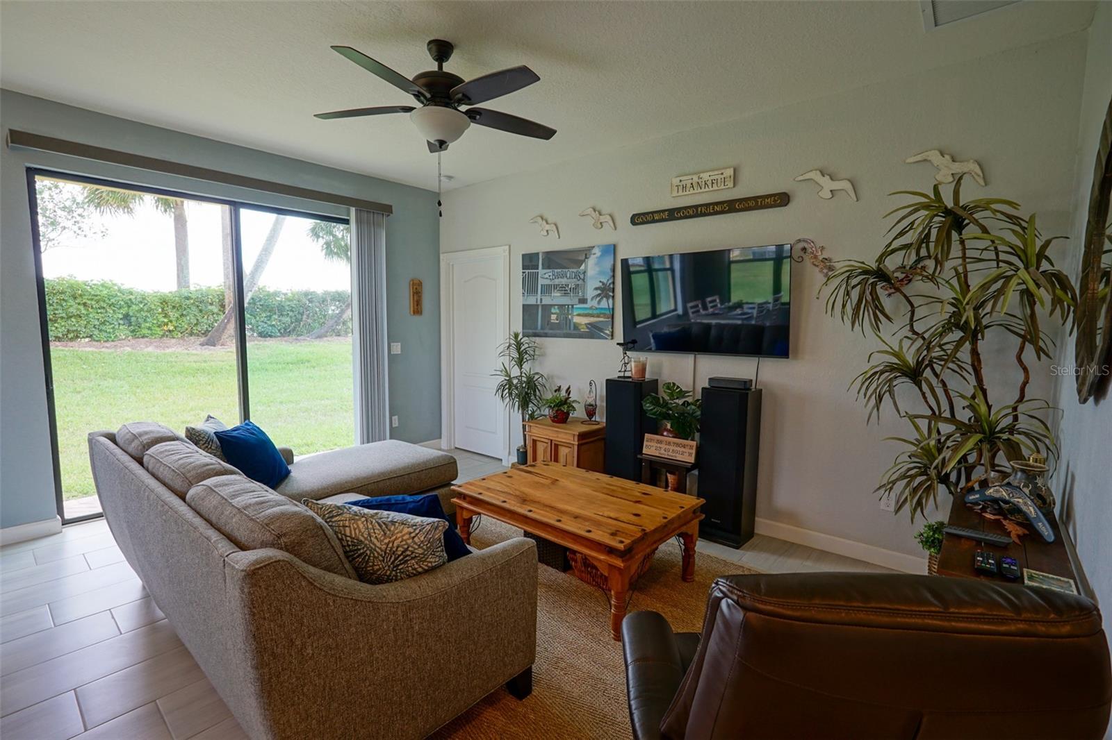 Image 15 of 63 For 9869 Villa Circle