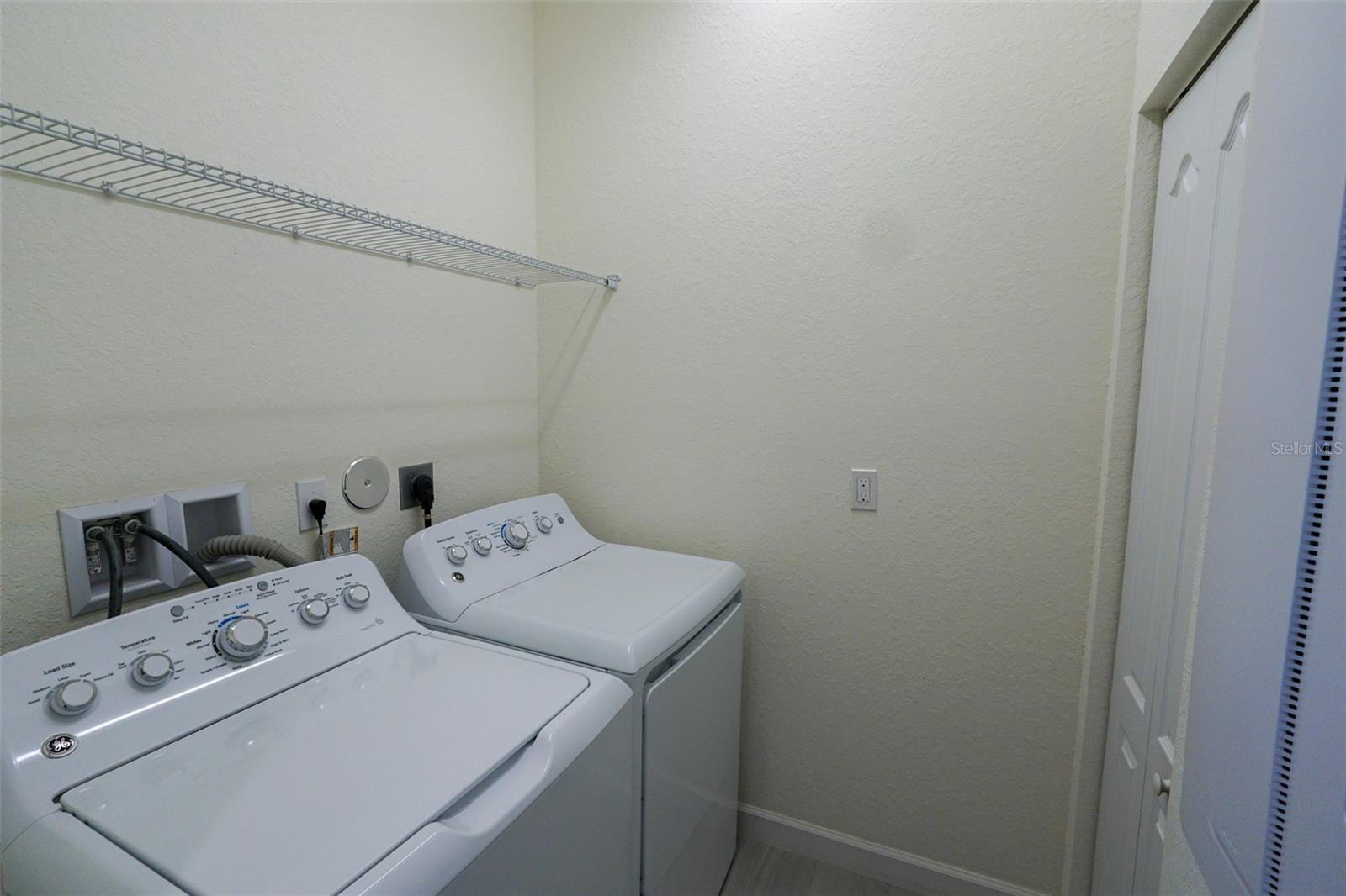 Image 22 of 63 For 9869 Villa Circle
