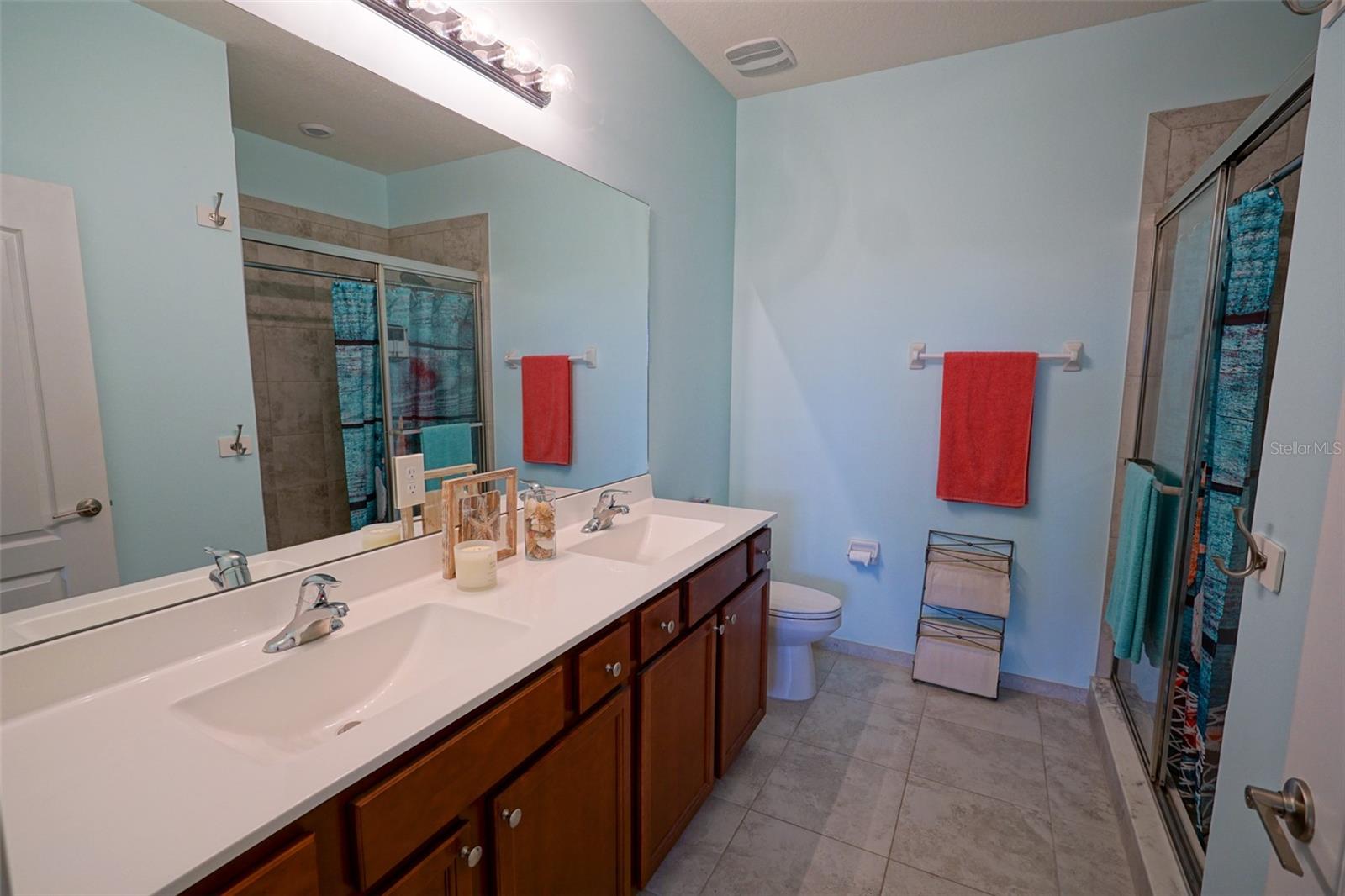Image 23 of 63 For 9869 Villa Circle