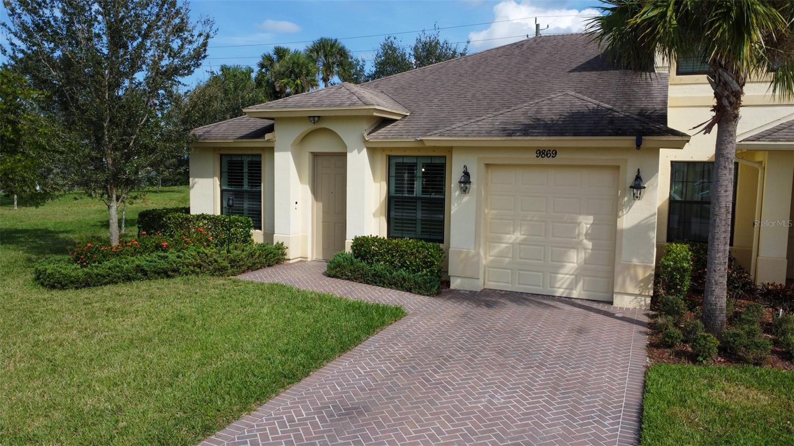 Image 3 of 63 For 9869 Villa Circle