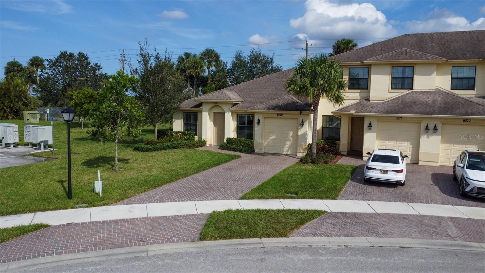 Image 4 of 63 For 9869 Villa Circle