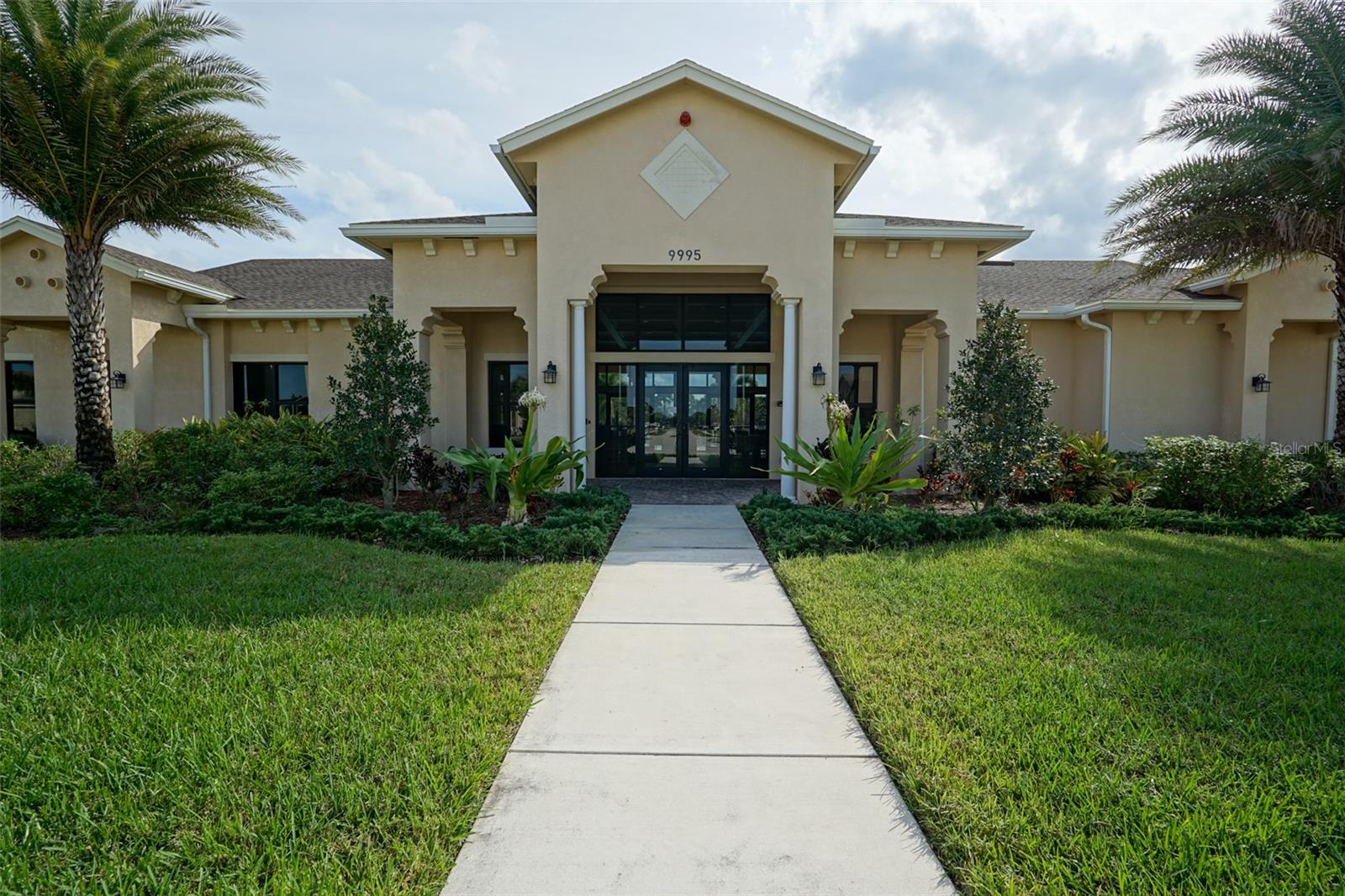 Image 45 of 63 For 9869 Villa Circle