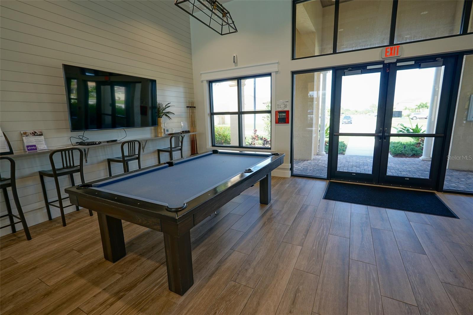 Image 49 of 63 For 9869 Villa Circle