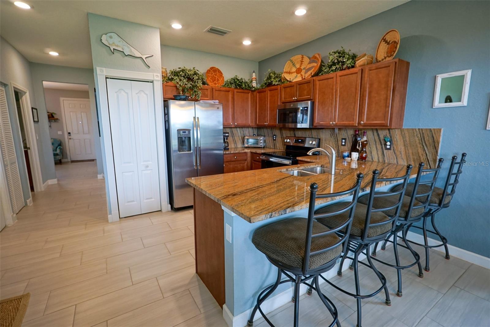 Image 6 of 63 For 9869 Villa Circle