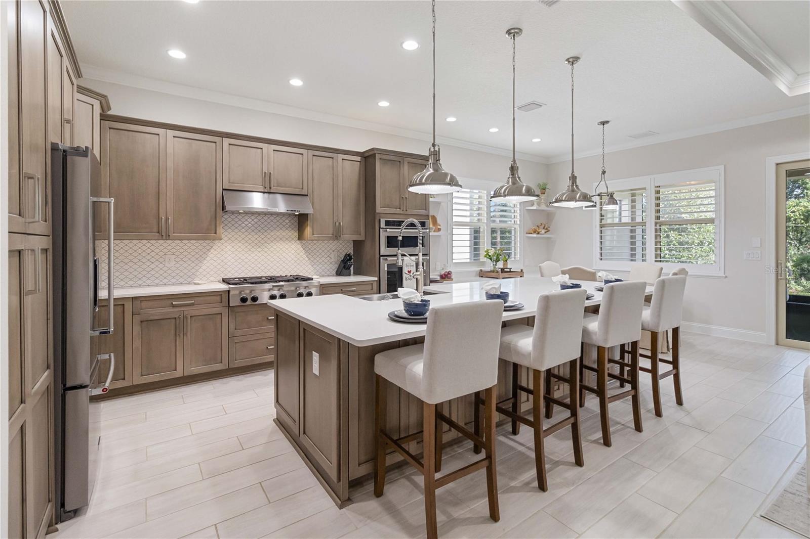 Image 10 of 50 For 10159 Royal Island Court