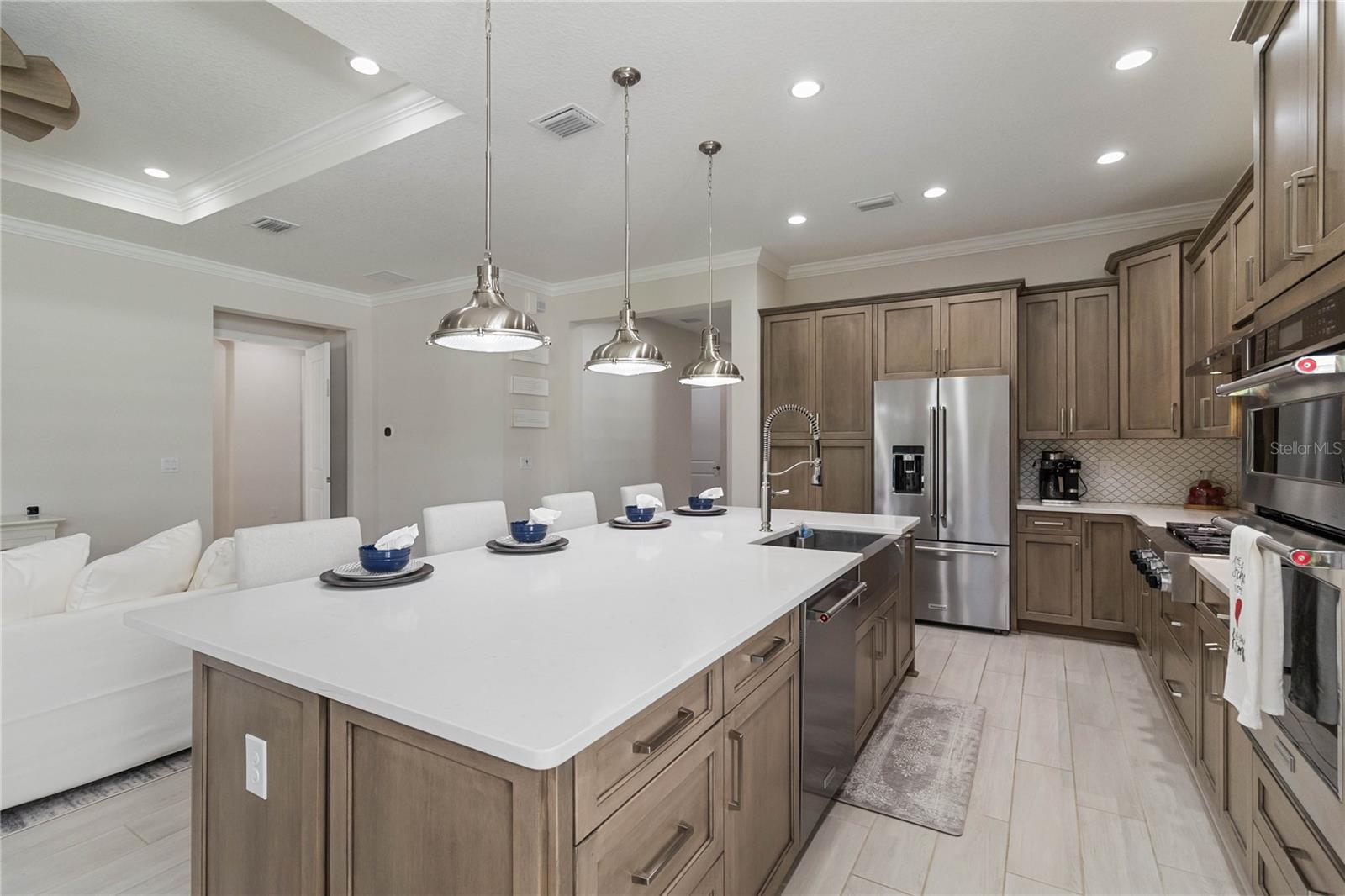 Image 12 of 50 For 10159 Royal Island Court