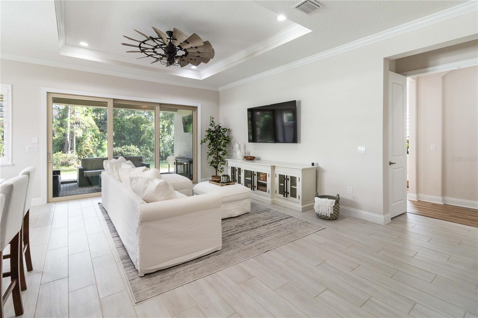 Image 13 of 50 For 10159 Royal Island Court