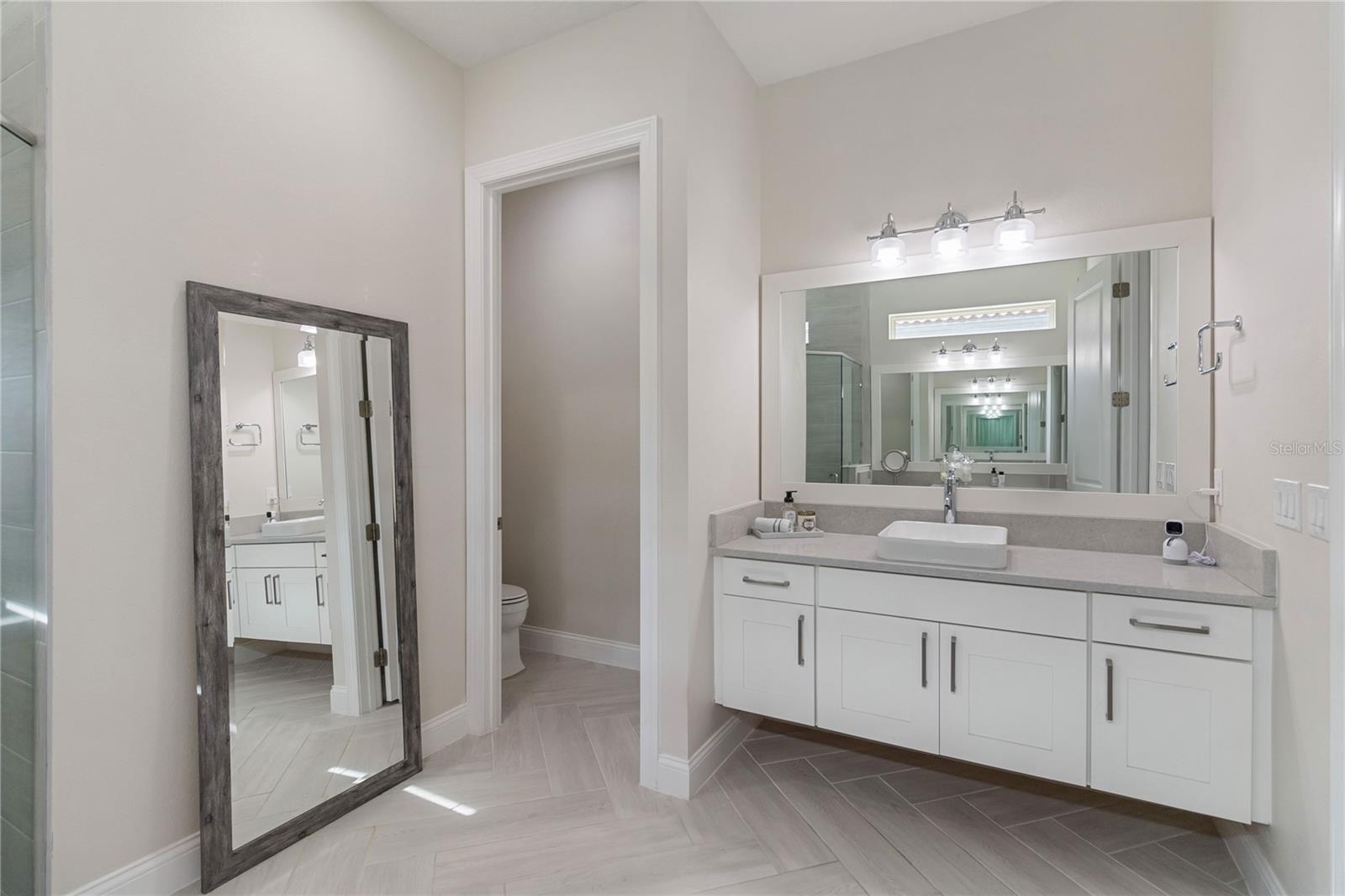 Image 21 of 50 For 10159 Royal Island Court