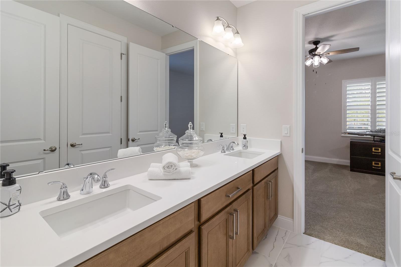 Image 34 of 50 For 10159 Royal Island Court