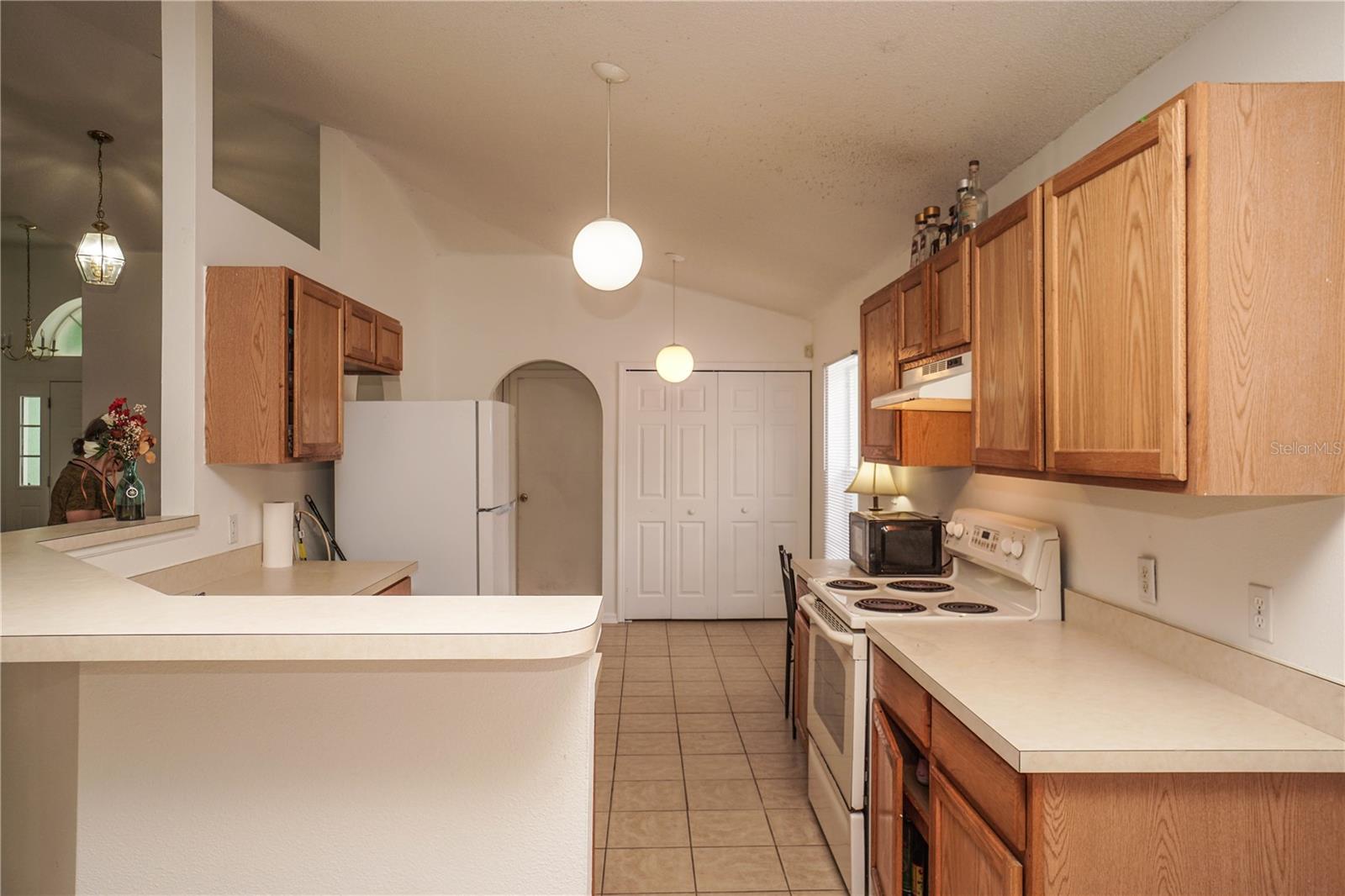 Image 9 of 22 For 532 Ronshelle Avenue