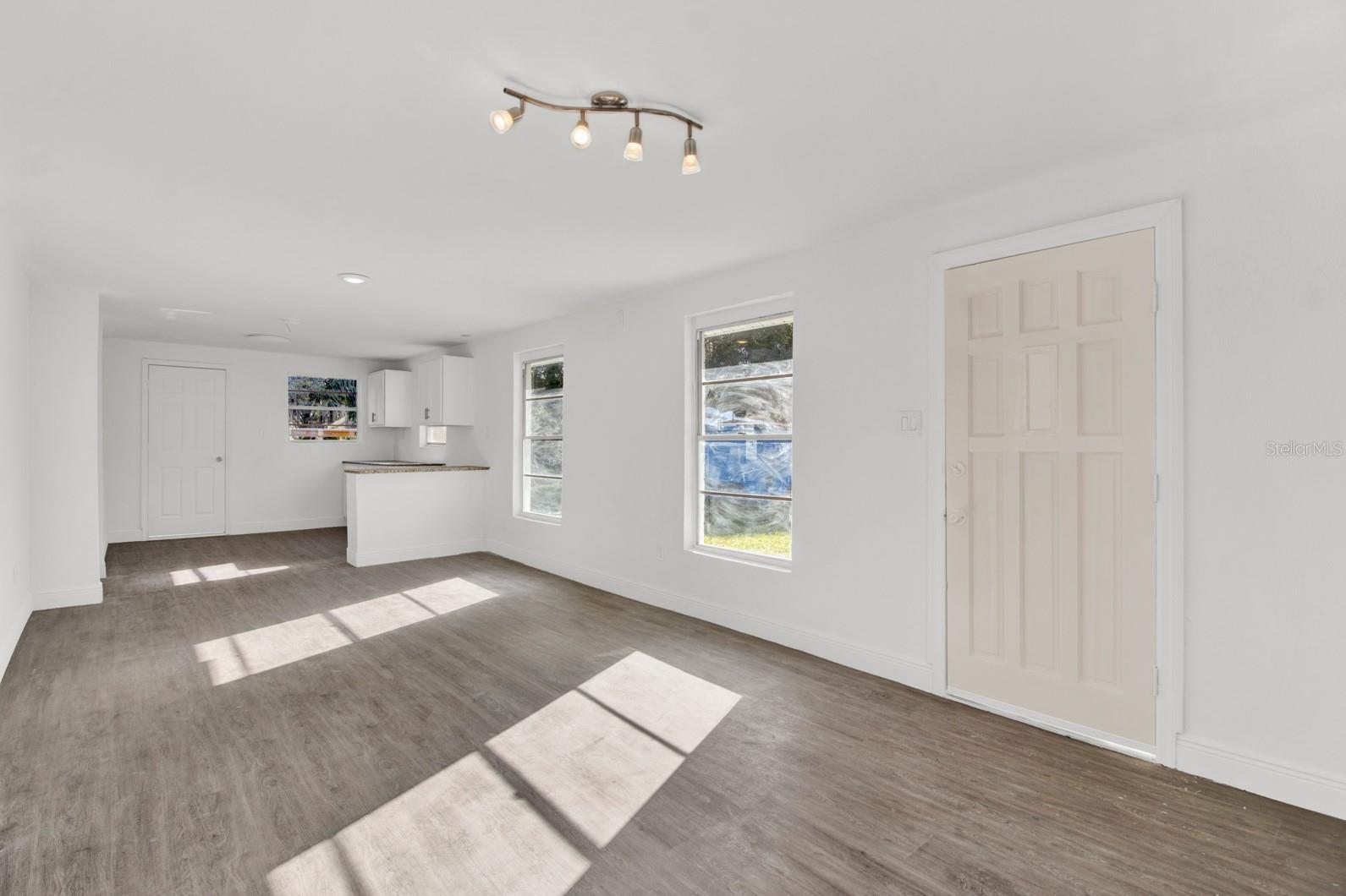 Image 13 of 13 For 841 Vernon Street