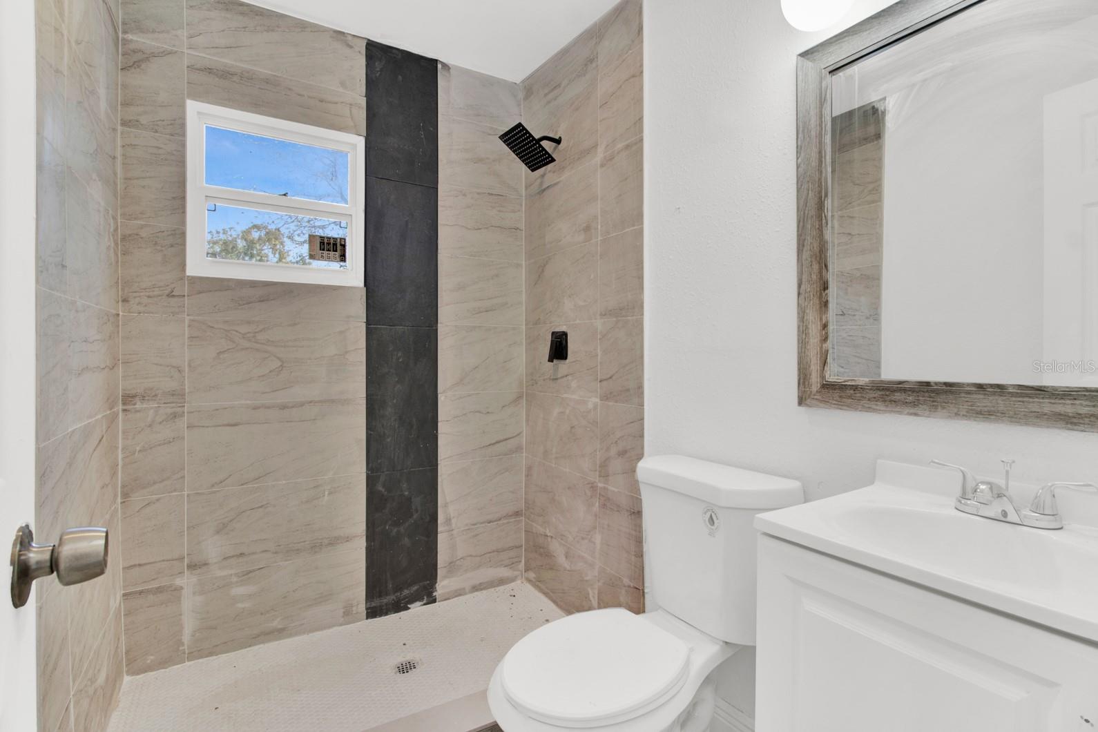 Image 4 of 13 For 841 Vernon Street