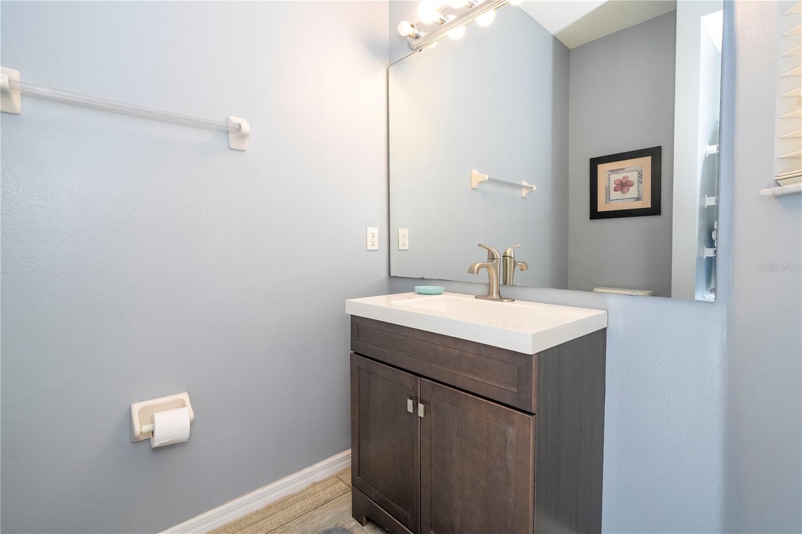 Image 33 of 43 For 3004 White Orchid Road