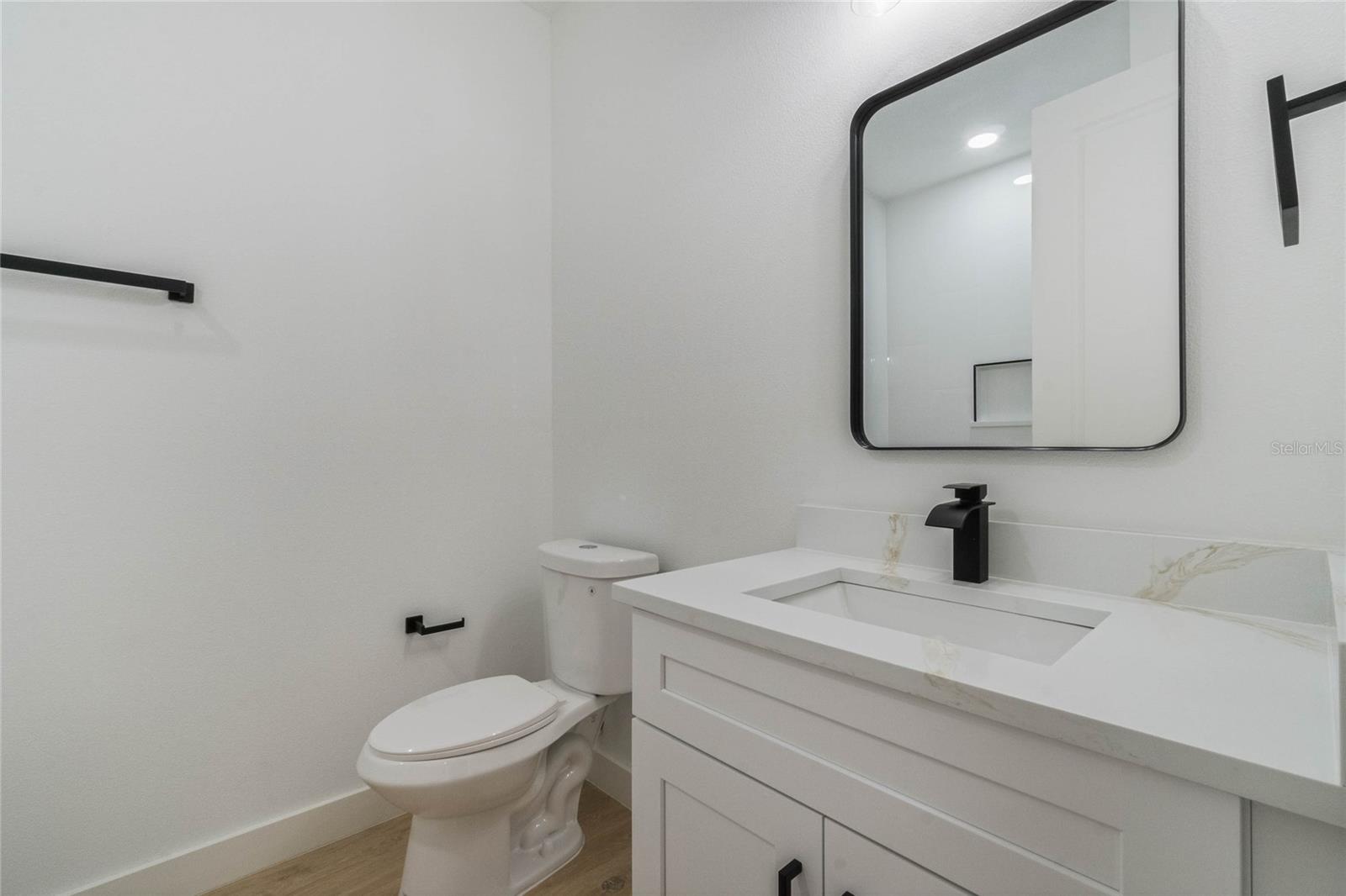 Image 16 of 30 For 521 Garbelmann Street Sw