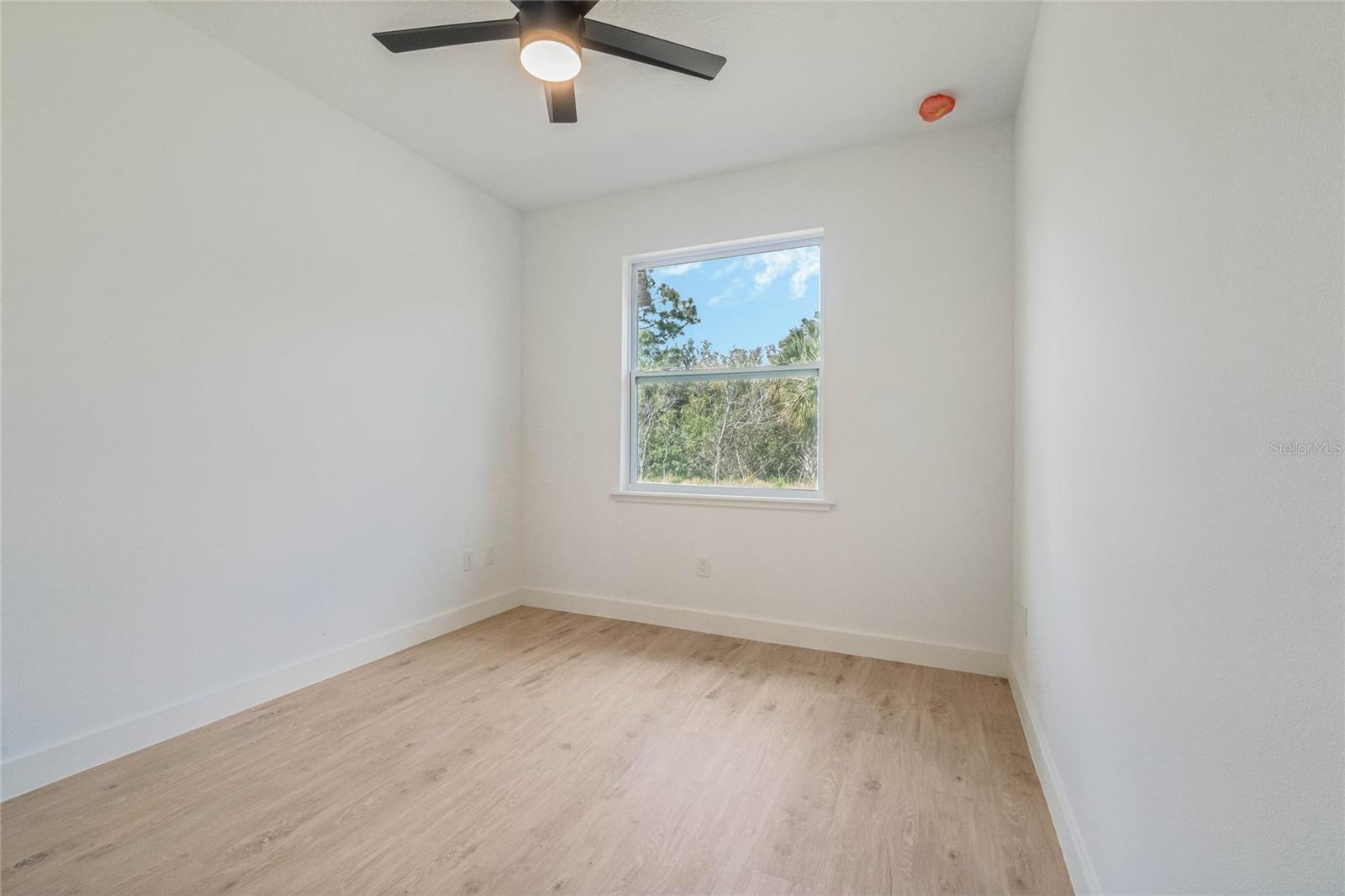 Image 23 of 30 For 521 Garbelmann Street Sw