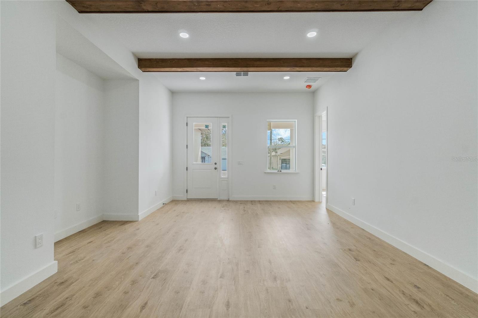 Image 3 of 30 For 521 Garbelmann Street Sw