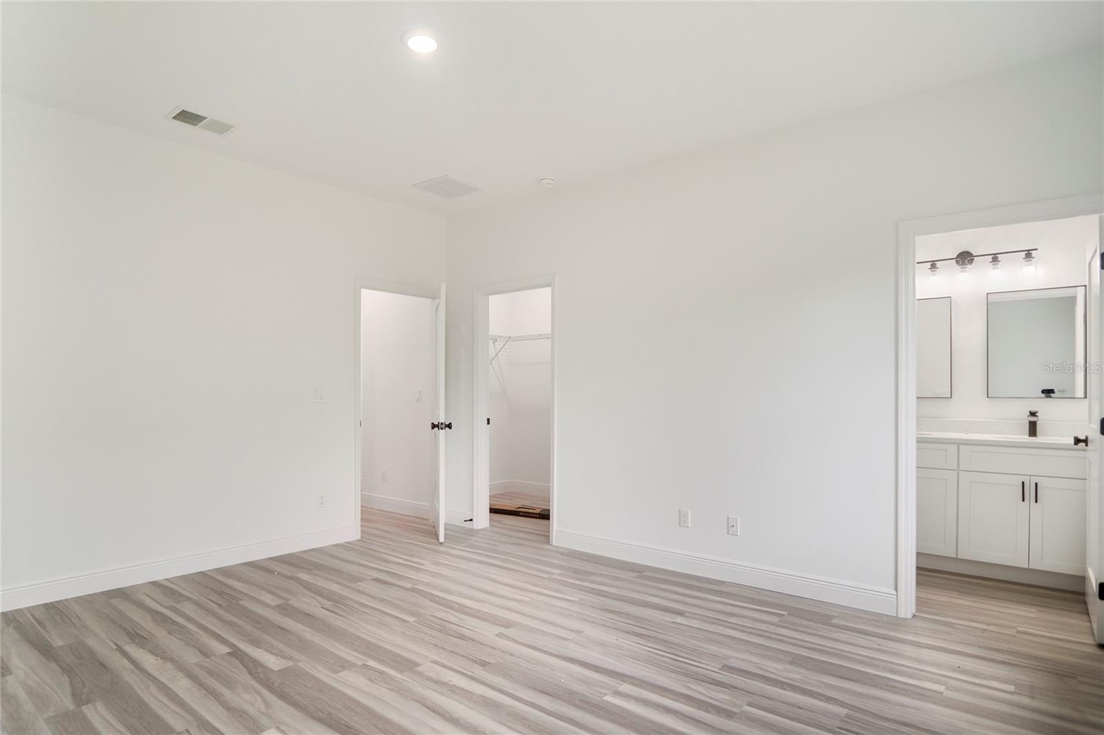 Image 9 of 19 For 16270 29th Court Road