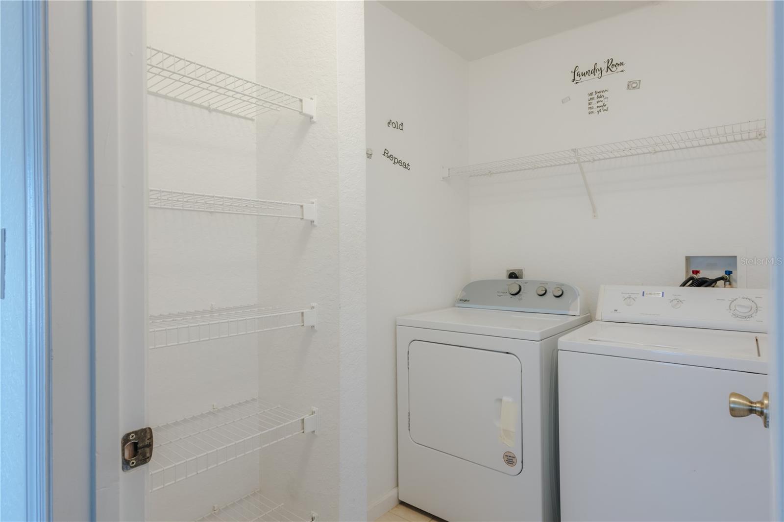 Image 33 of 43 For 13910 Dove Wing Court