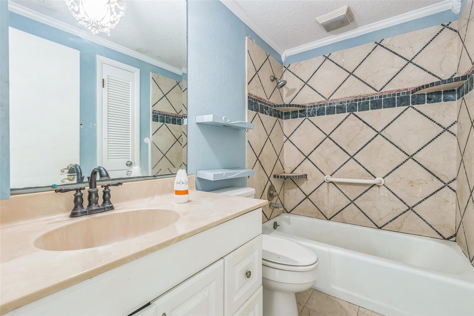 Image 16 of 36 For 13619 Twin Lakes Lane 15