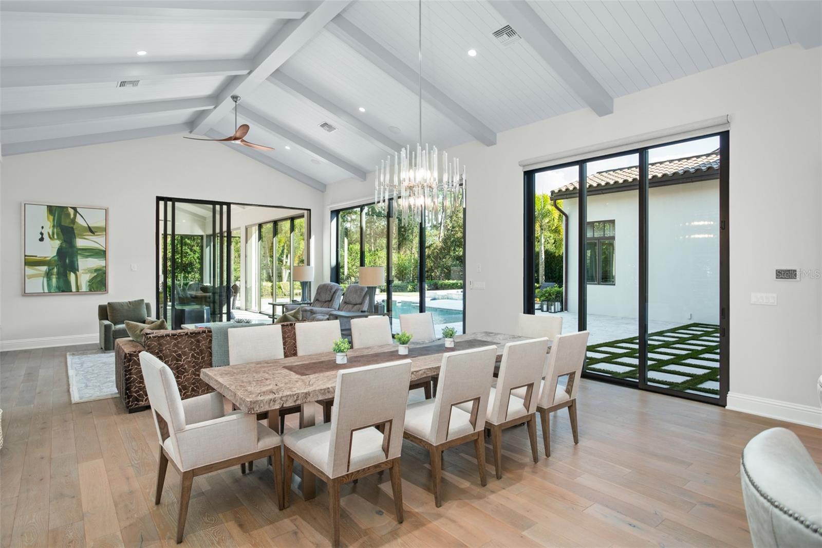 Image 13 of 56 For 10331 Los Feliz Drive