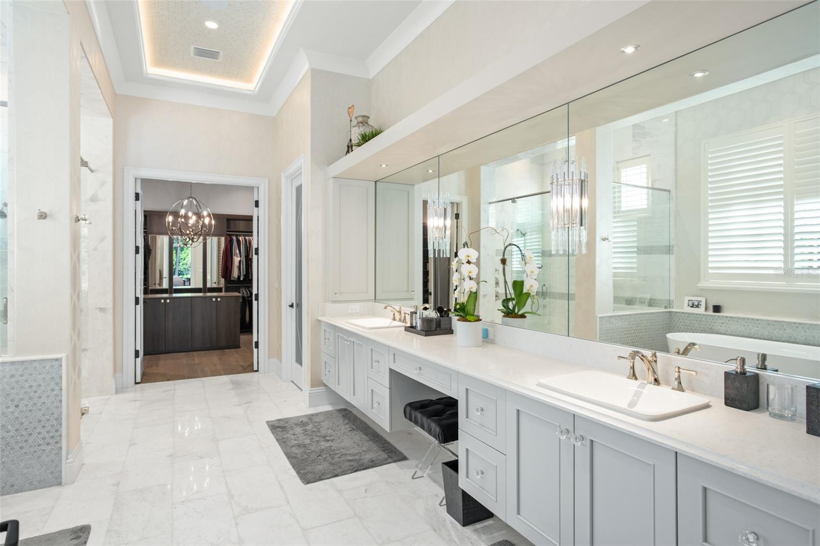 Image 20 of 56 For 10331 Los Feliz Drive