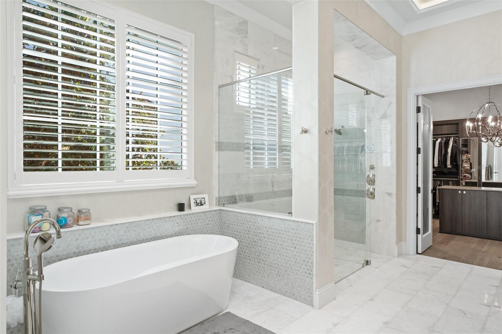 Image 21 of 56 For 10331 Los Feliz Drive