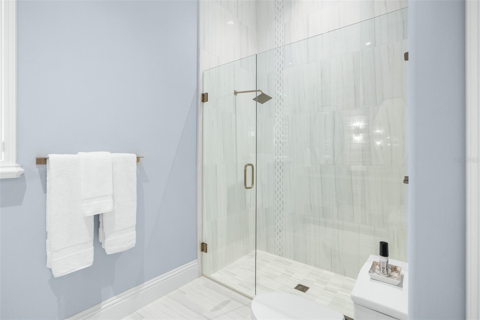 Image 29 of 56 For 10331 Los Feliz Drive
