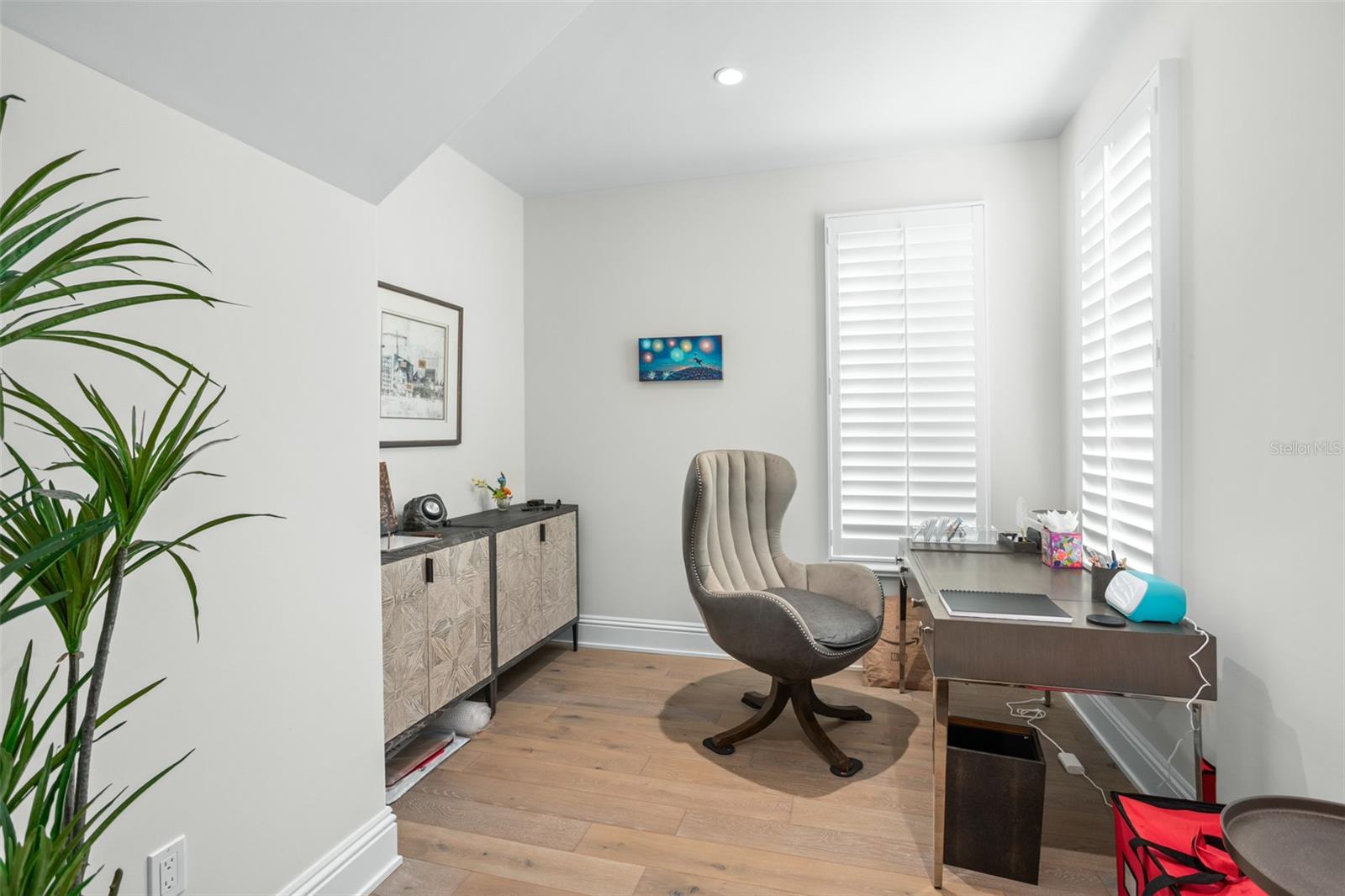 Image 30 of 56 For 10331 Los Feliz Drive
