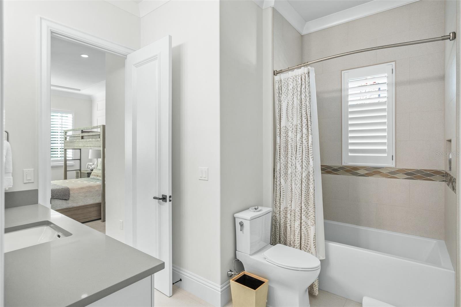 Image 39 of 56 For 10331 Los Feliz Drive