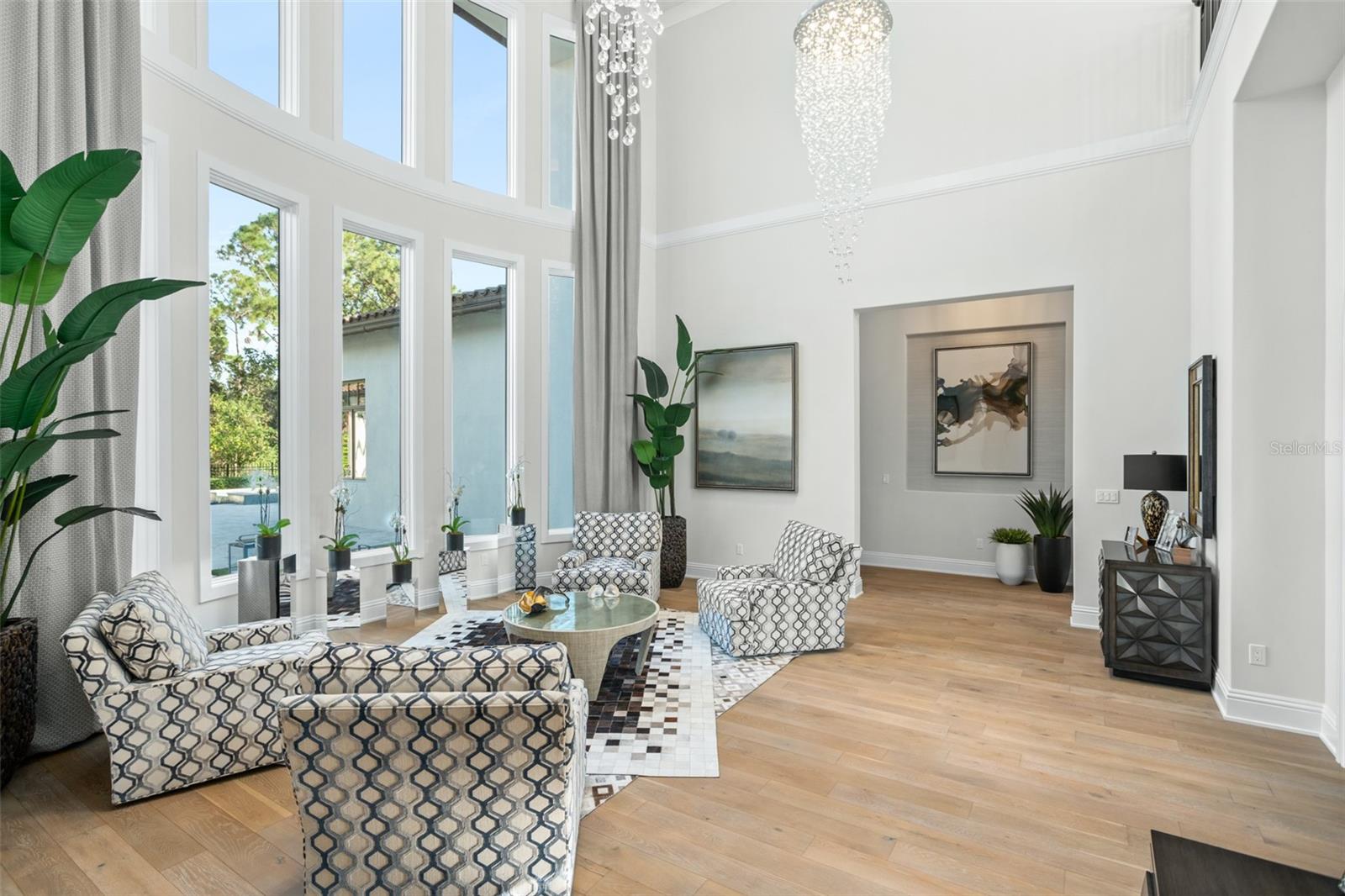 Image 4 of 56 For 10331 Los Feliz Drive