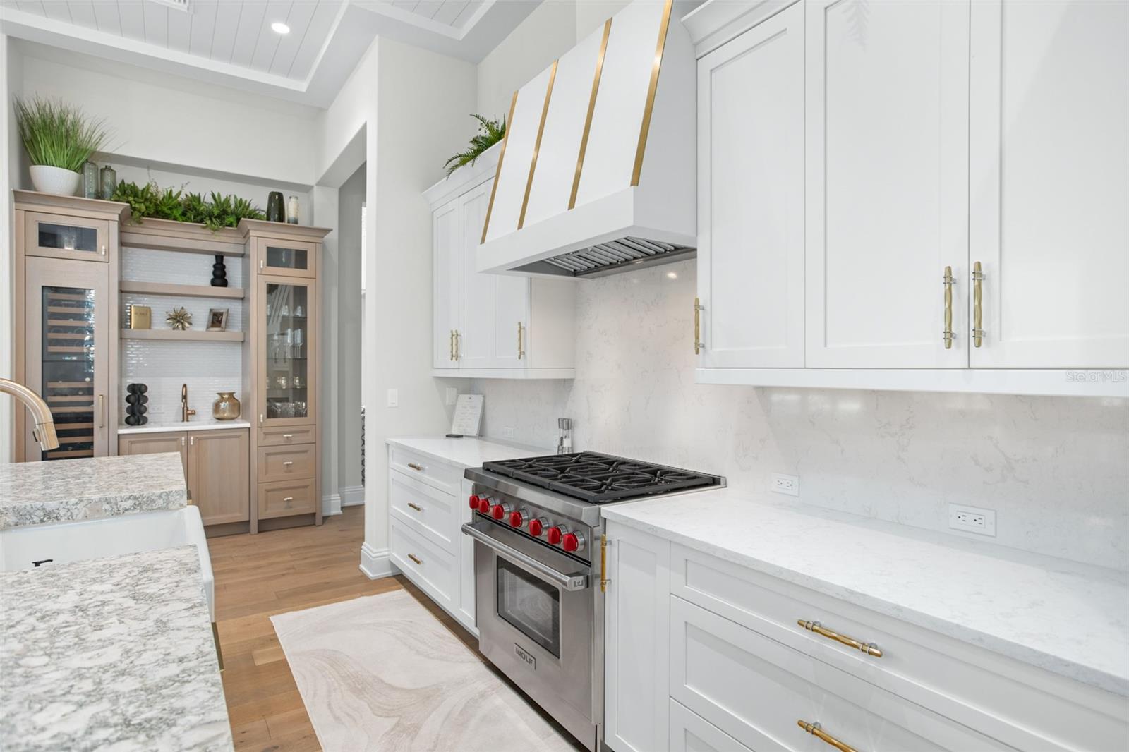 Image 9 of 56 For 10331 Los Feliz Drive