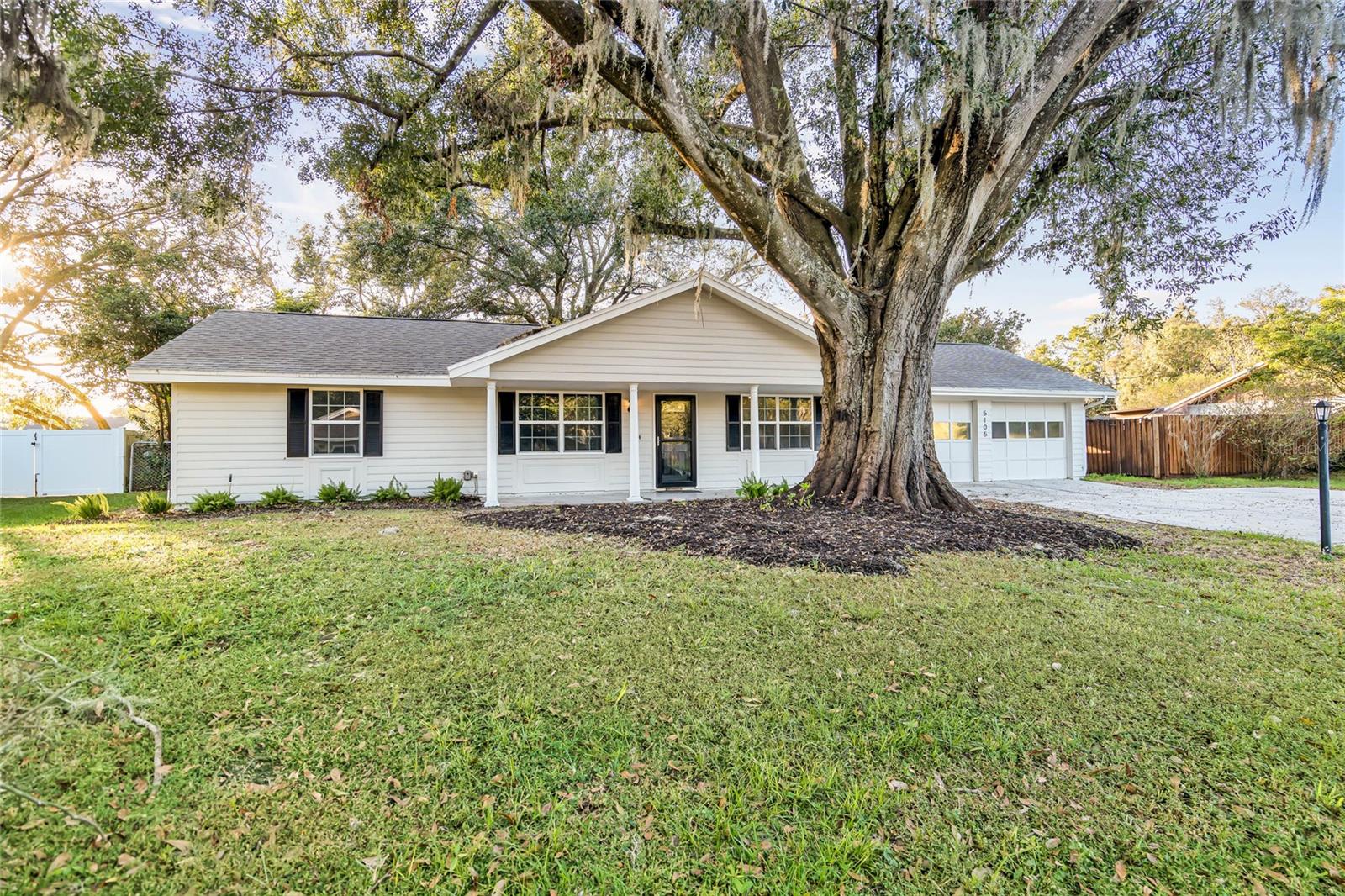 Details for 5105 Forestgreen Drive W, LAKELAND, FL 33811